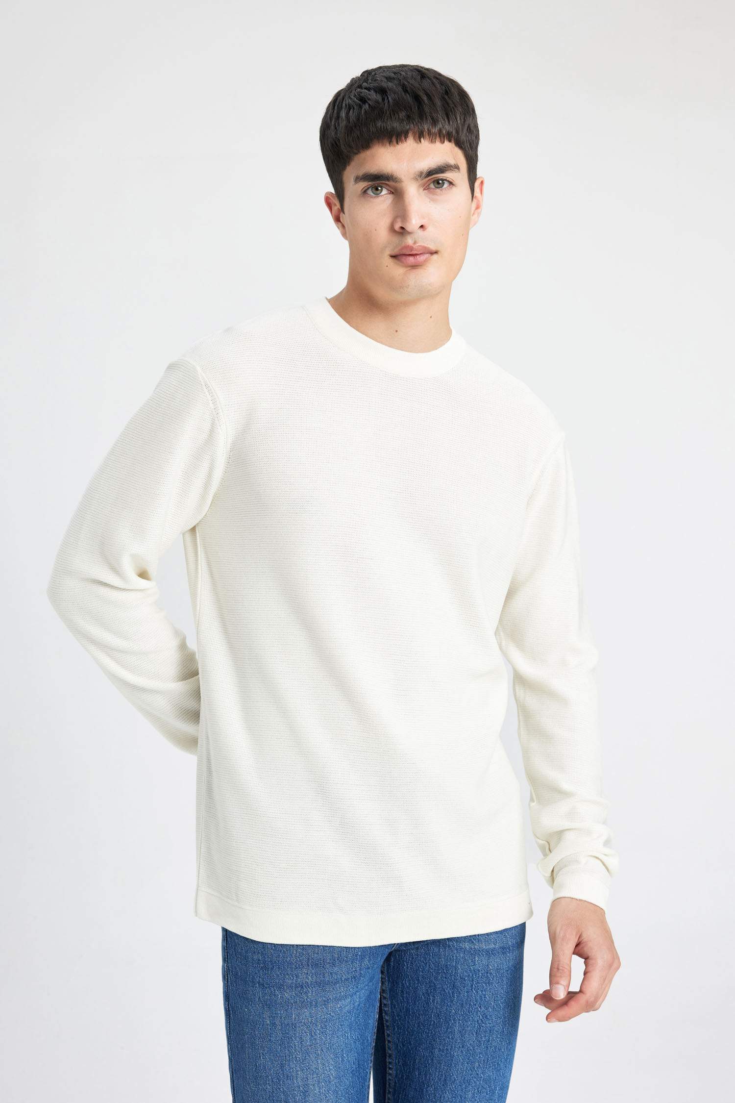 Standart Fit Normal Kesim Bisiklet Yaka Basic Düz Triko Kazak