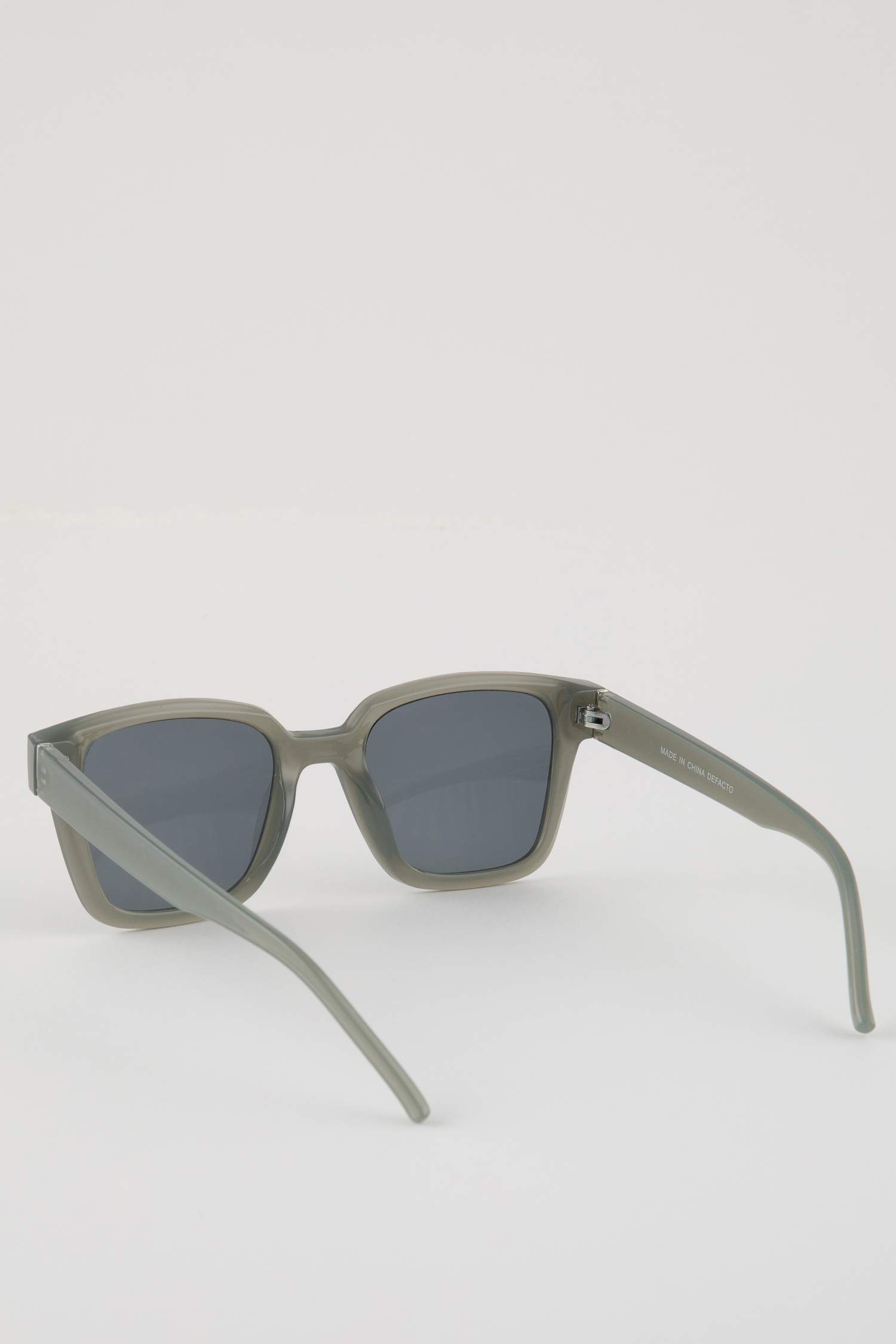 Солнцезащитные очки для женщин