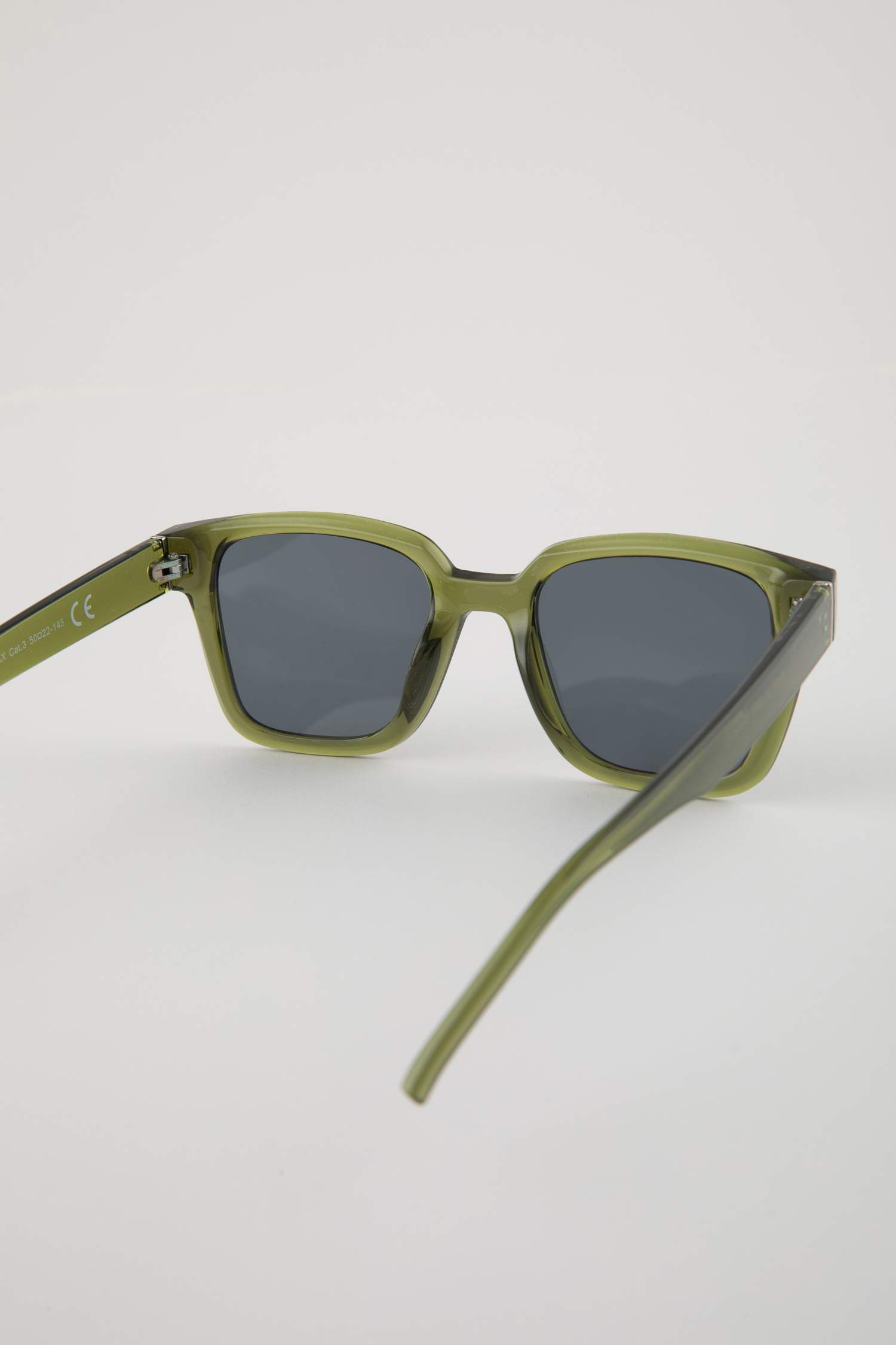 Woman Square Sunglasses