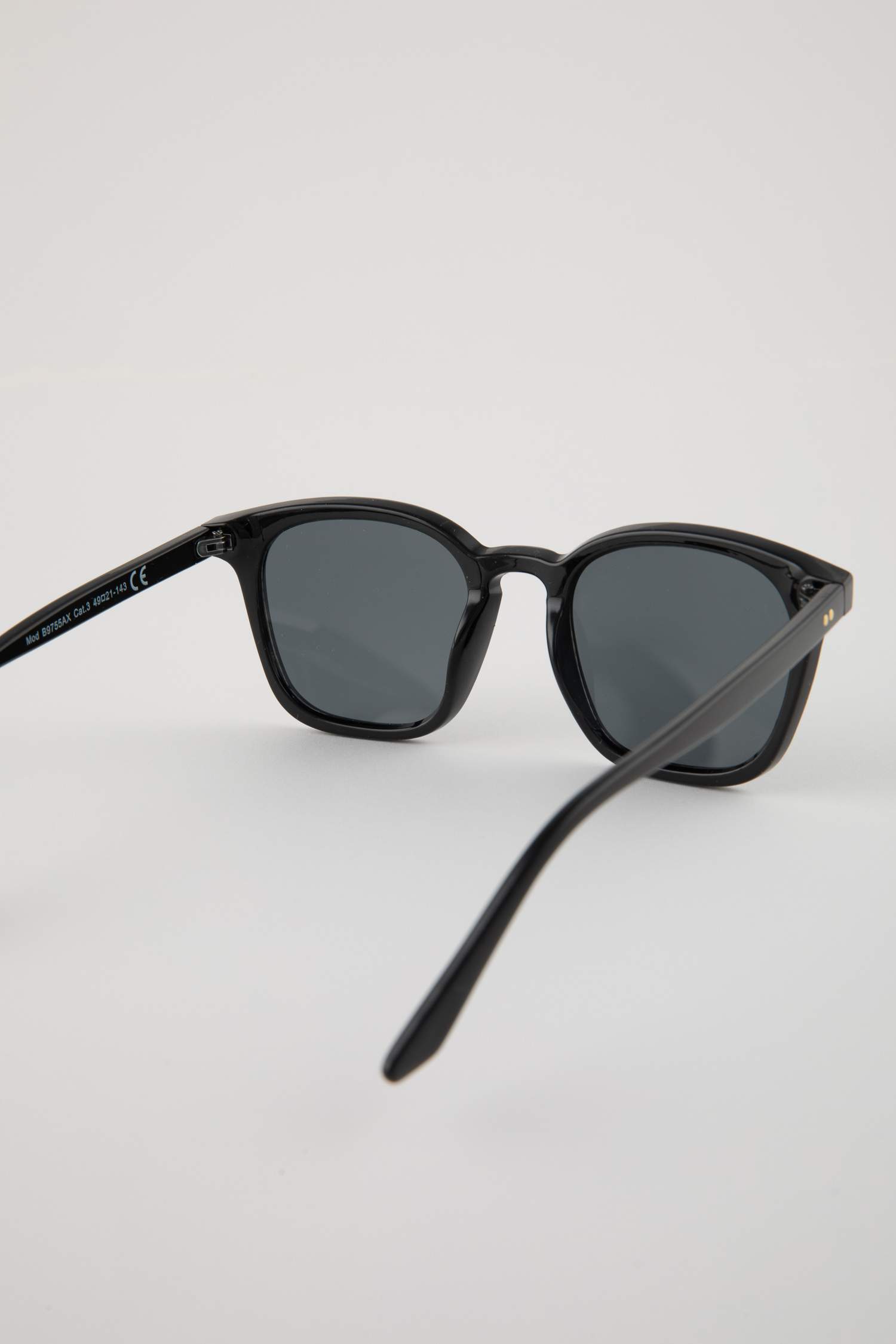 Солнцезащитные очки для женщин