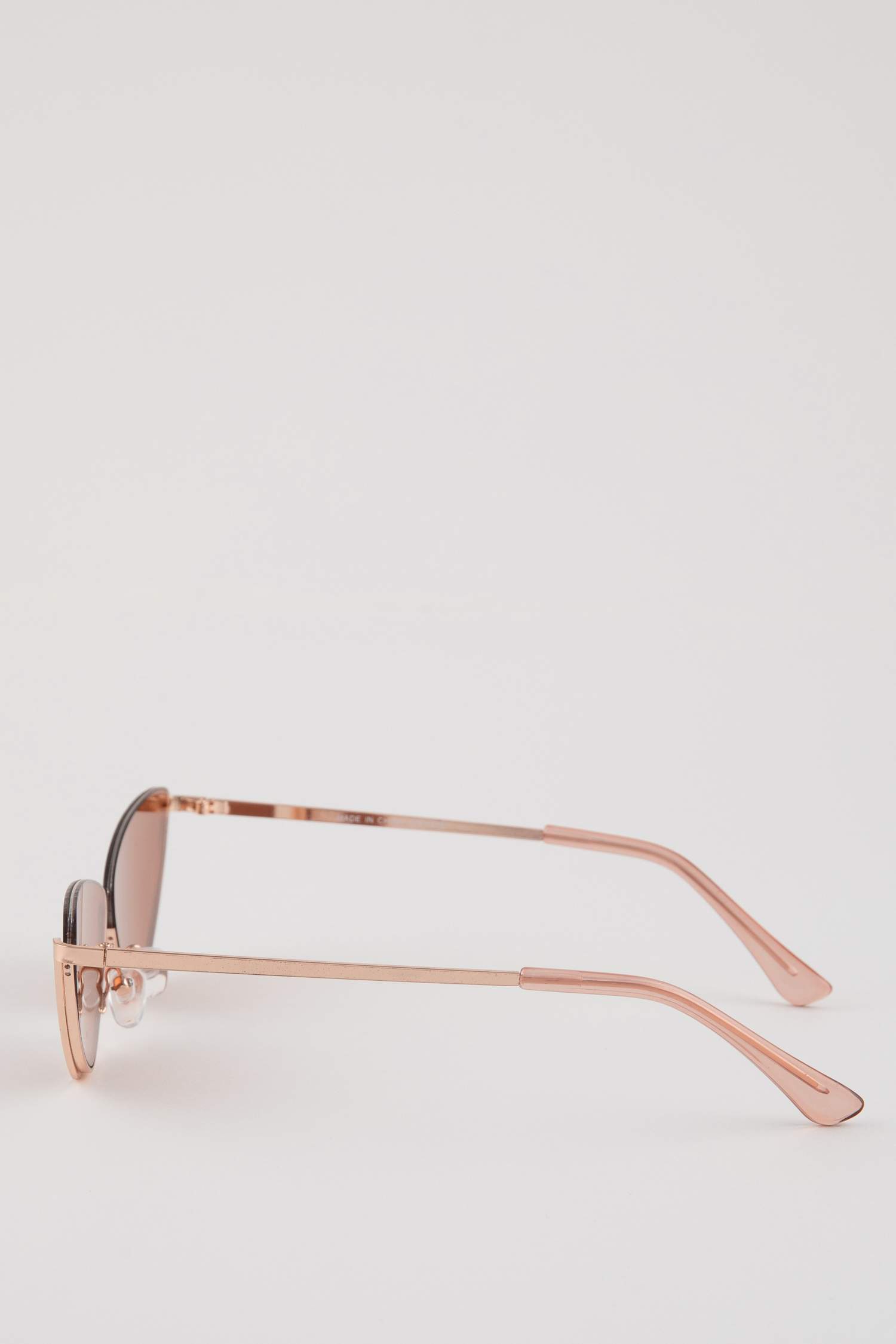 نظارة شمسية نسائية على شكل عين القطة