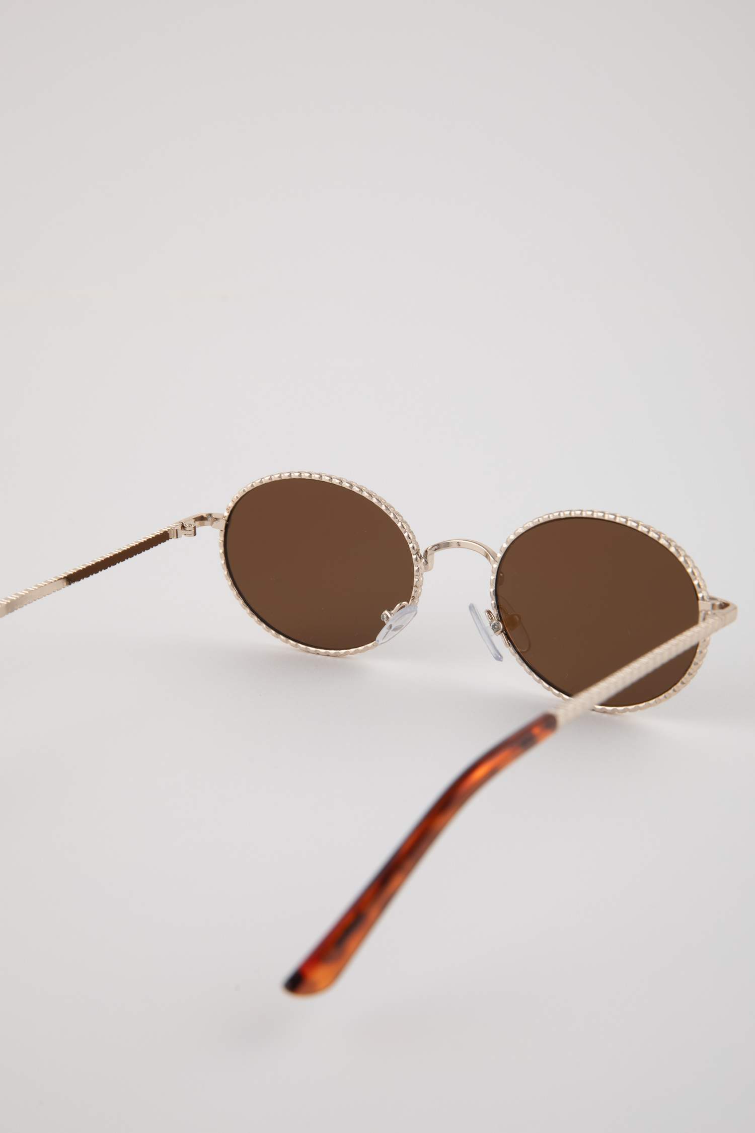 Солнцезащитные очки круглые для женщин