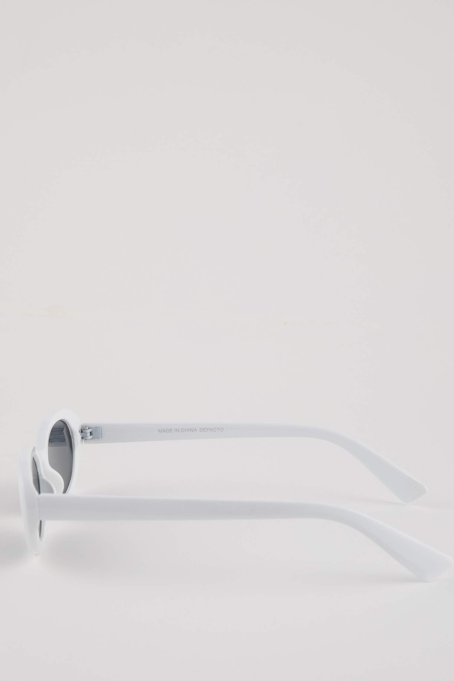 نظارة شمسية حريمي اوف وايت