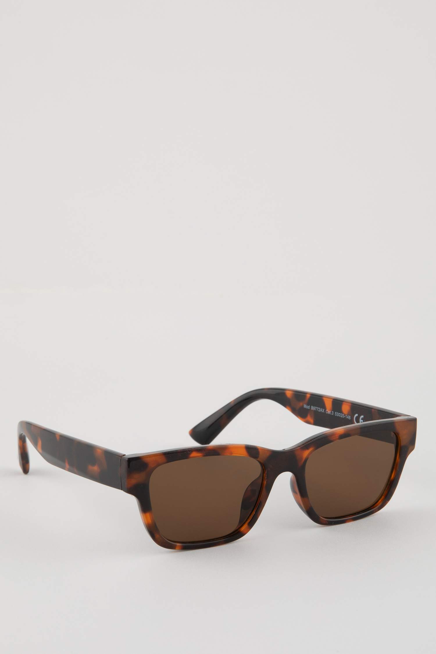 Woman Rectangular Plastic Sunglasses