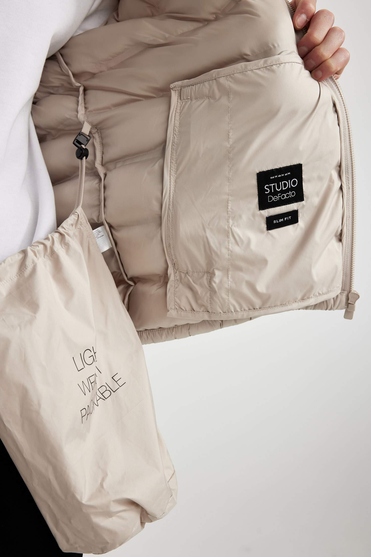 Slim Fit Mevsimlik Şişme Mont Dar Kesim Dik Yaka Fermuarlı Cepli