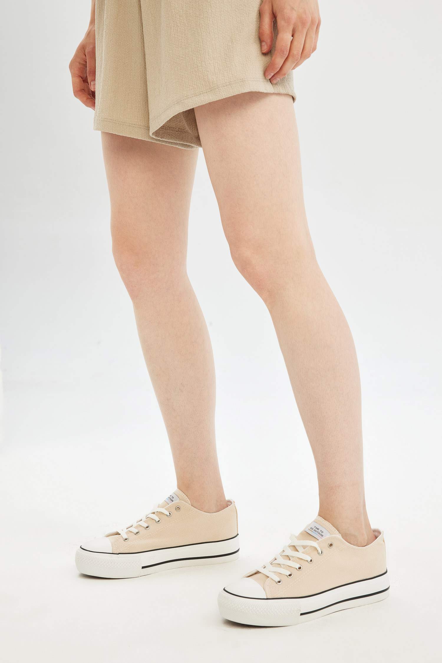 Woman Thick Sole Laced Cloth Shoes