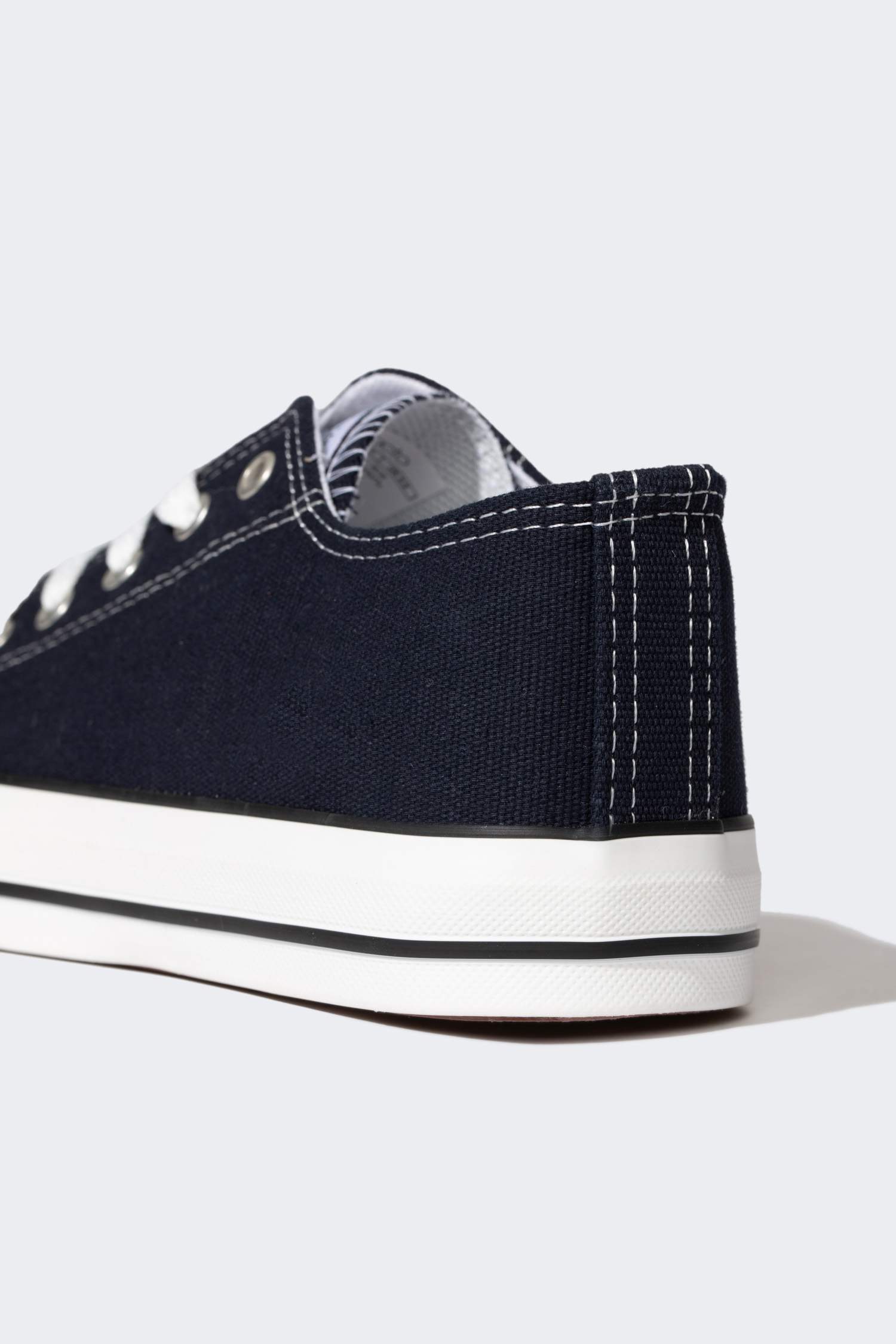 Kadın Düz Taban Bağcıklı Bez Ayakkabı