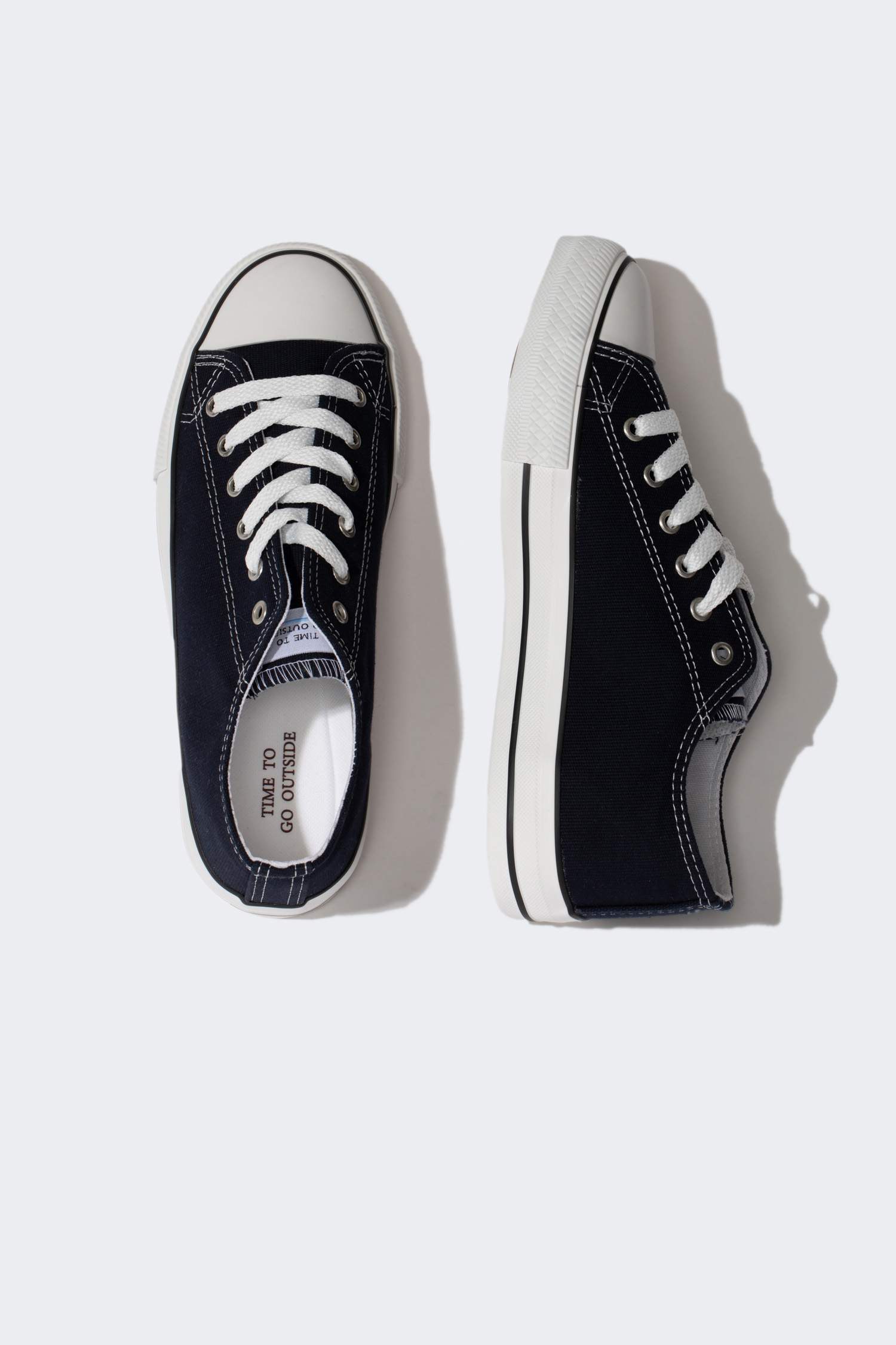 Kadın Düz Taban Bağcıklı Bez Ayakkabı