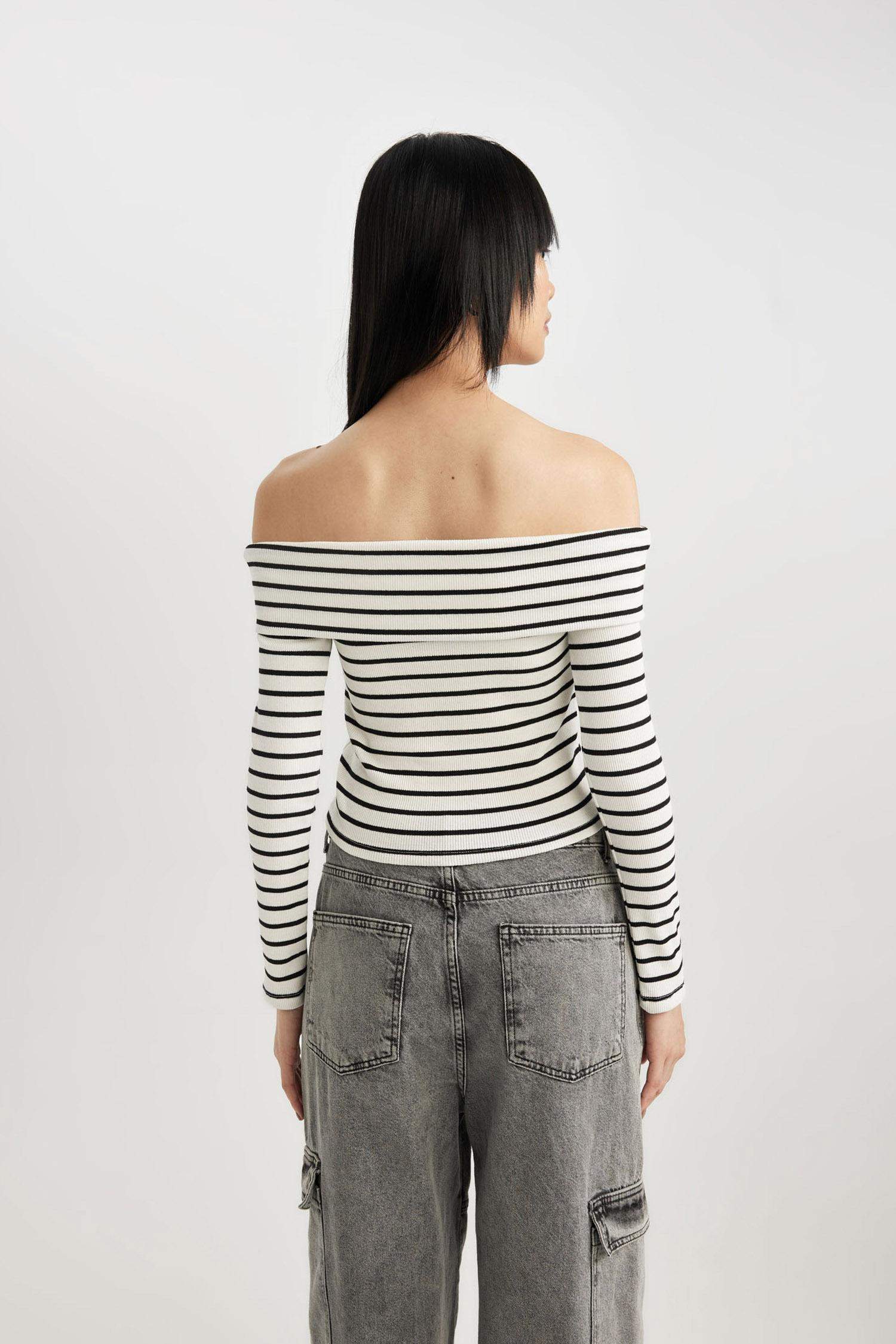 Fitted Striped Long Sleeve T-Shirt