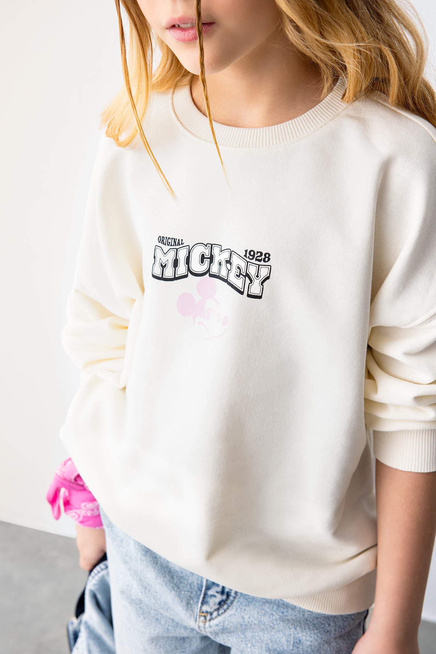سويت شيرت بناتي اوفر سايز من ديزني ميكي وميني