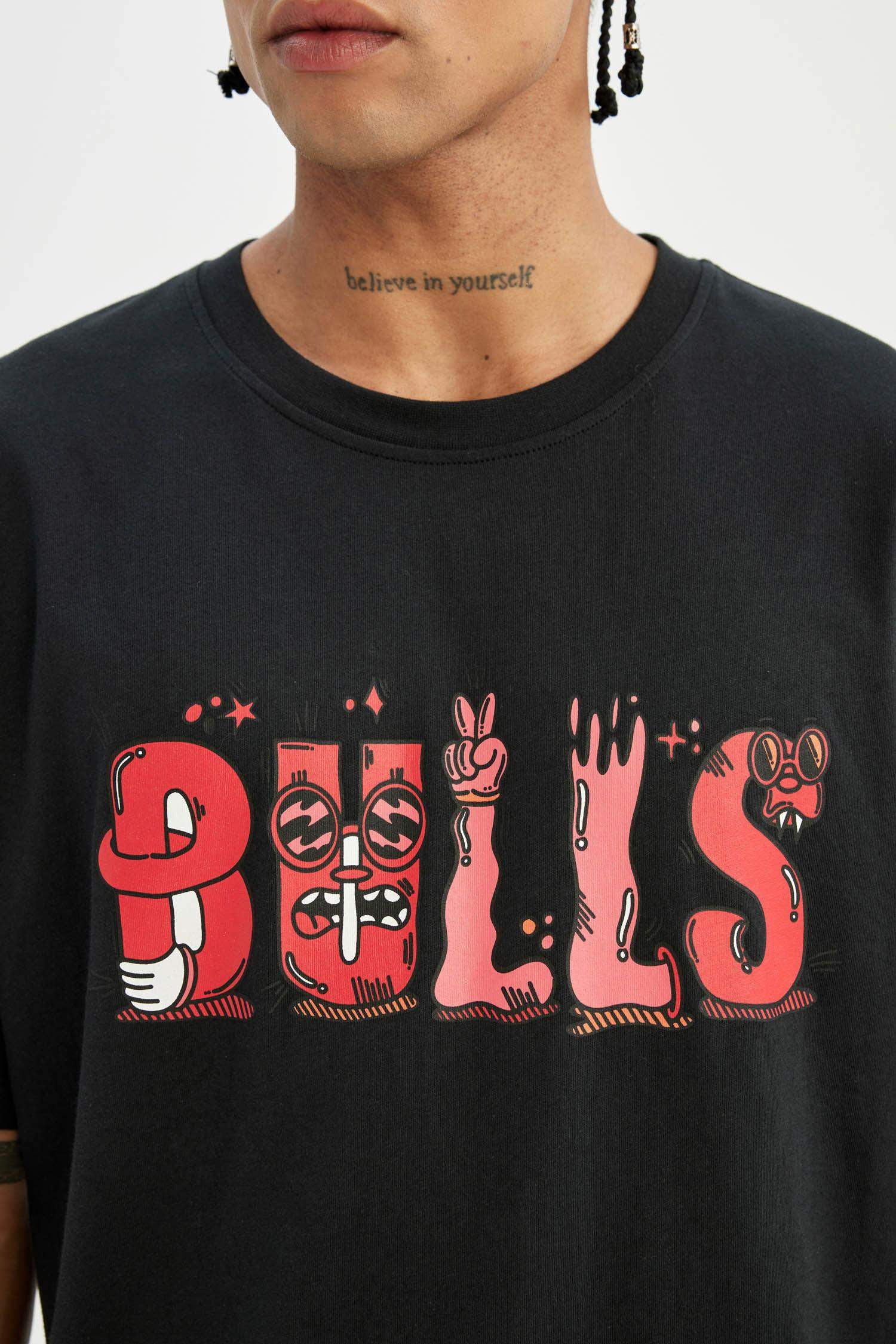 DeFactoFit NBA Chicago Bulls Boxy Fit Short Sleeve T-Shirt