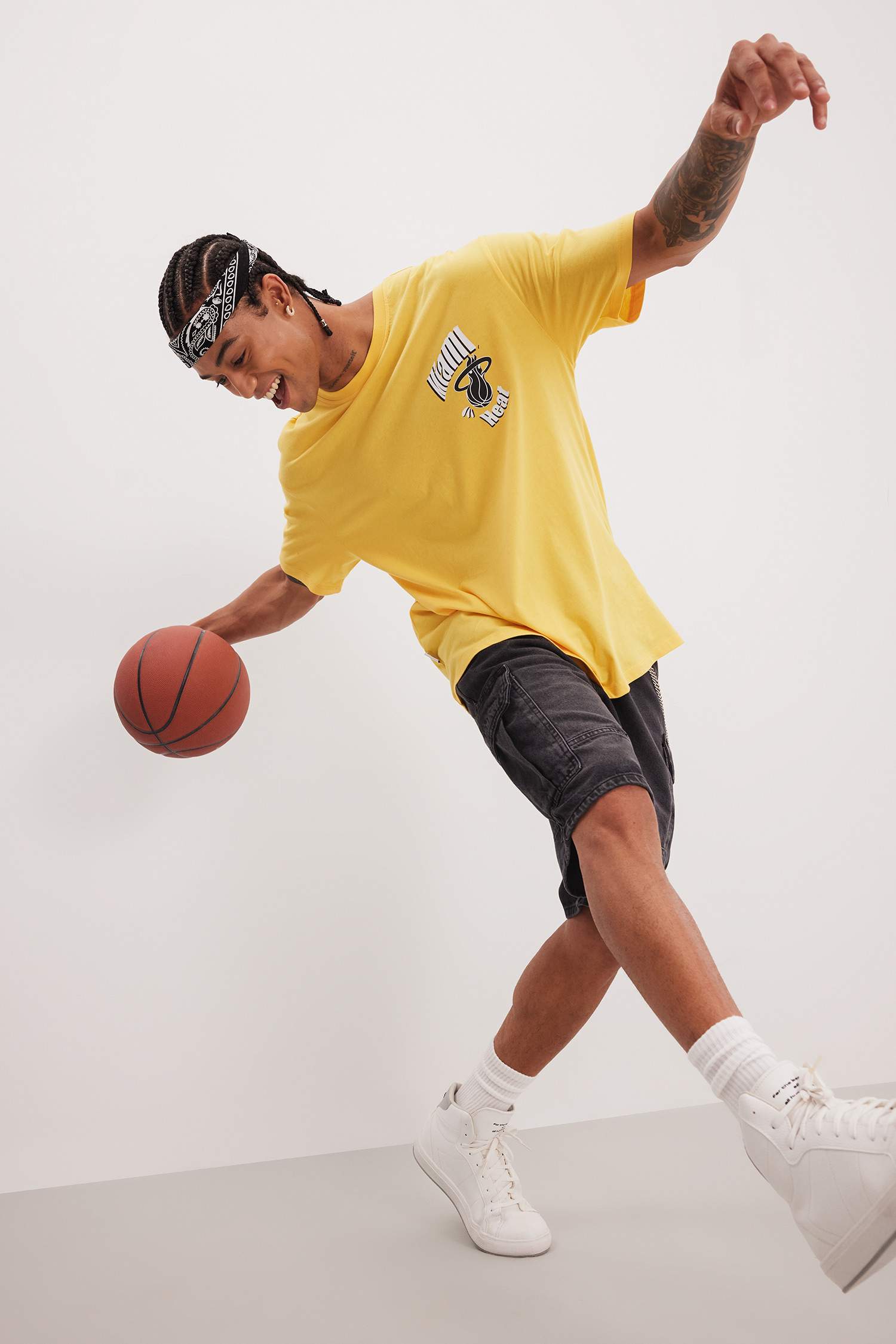 تيشيرت أوفر سايز برقبة مستديرة من ميامي هيت DeFactoFit