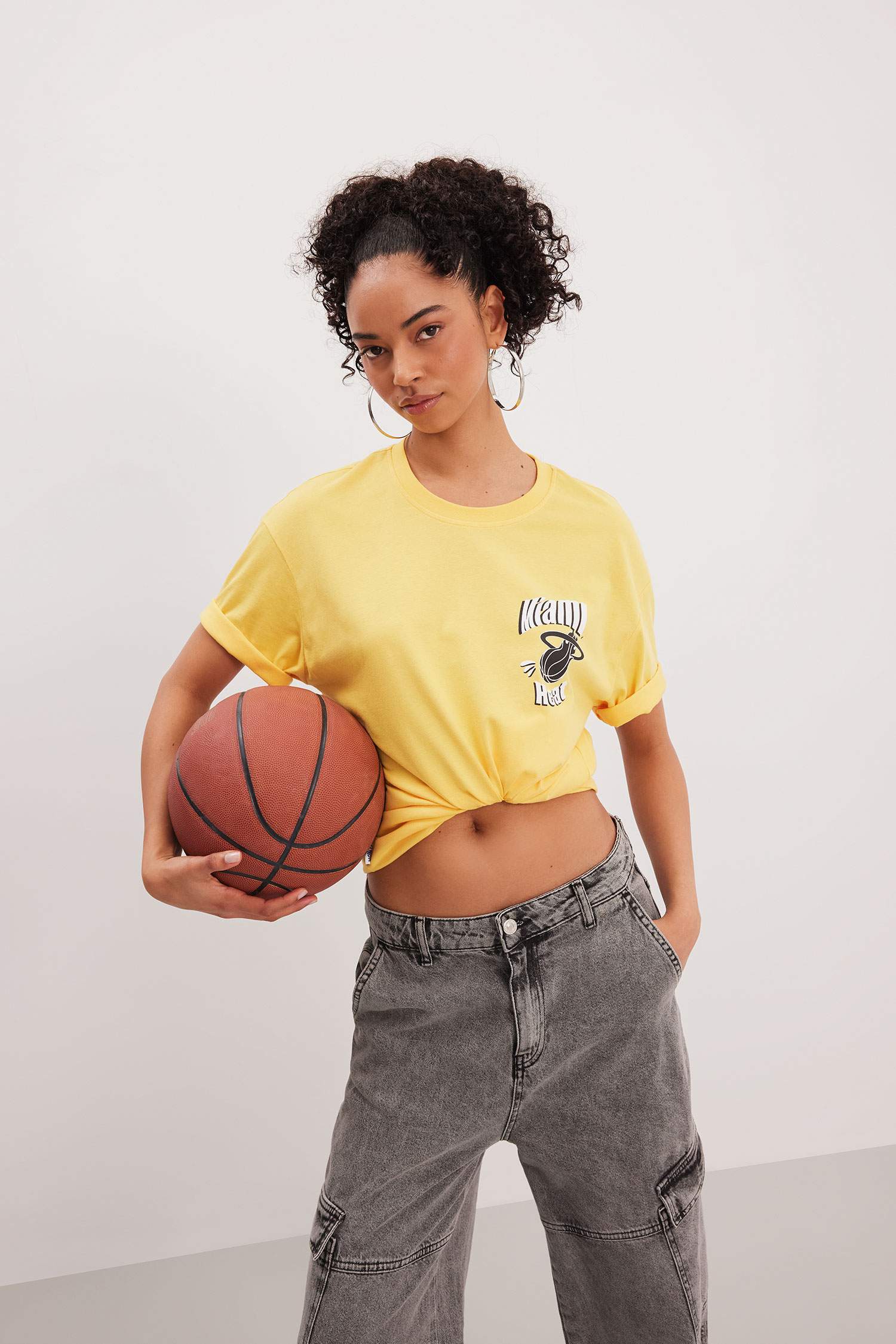 تيشيرت أوفر سايز برقبة مستديرة من ميامي هيت DeFactoFit