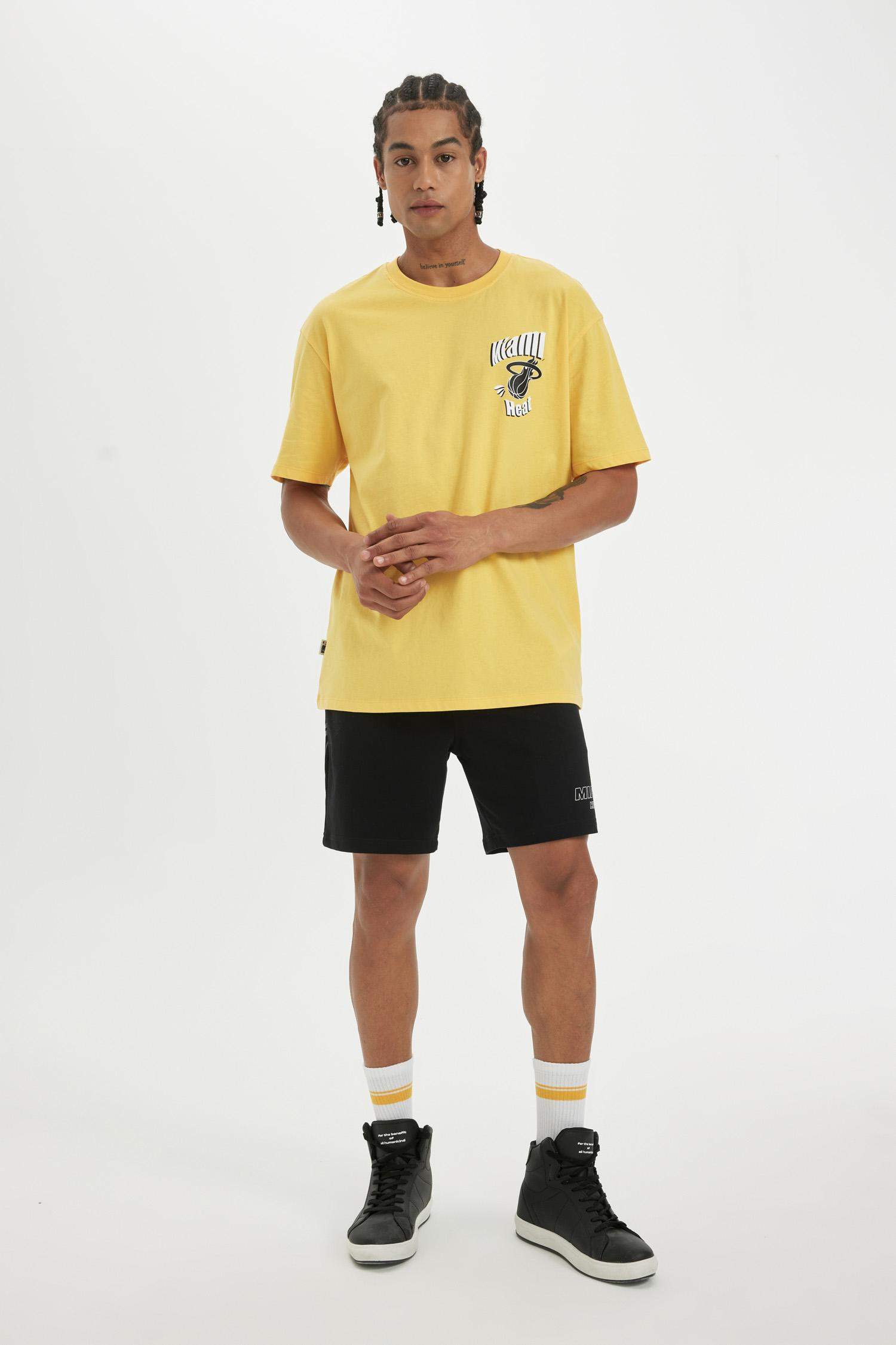 تيشيرت أوفر سايز برقبة مستديرة من ميامي هيت DeFactoFit