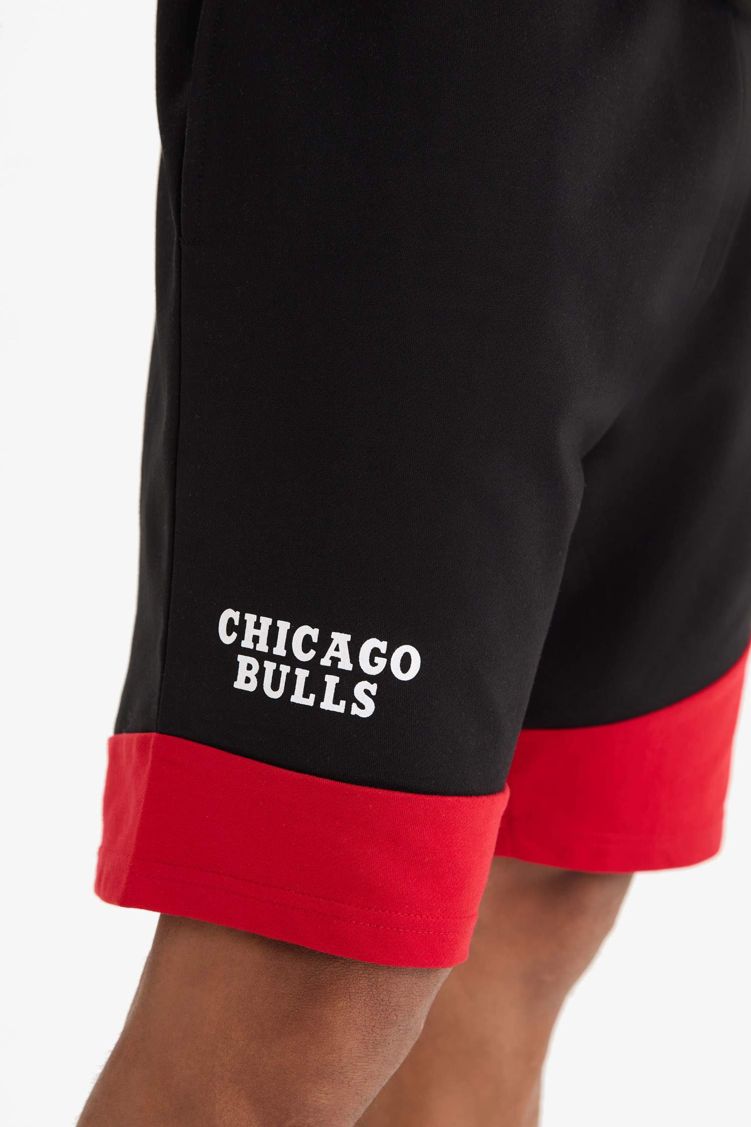 DeFactoFit NBA Chicago Bulls Standard Fit Shorts