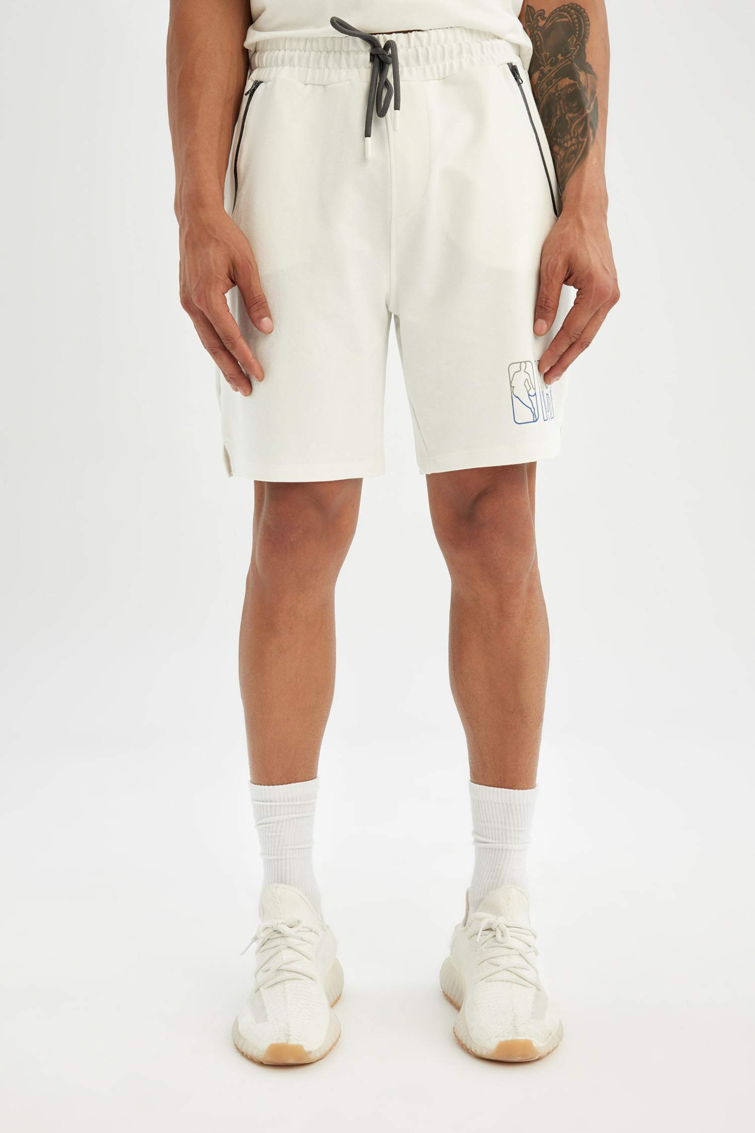 DeFactoFit NBA Wordmark Standard Fit Short Leg Shorts