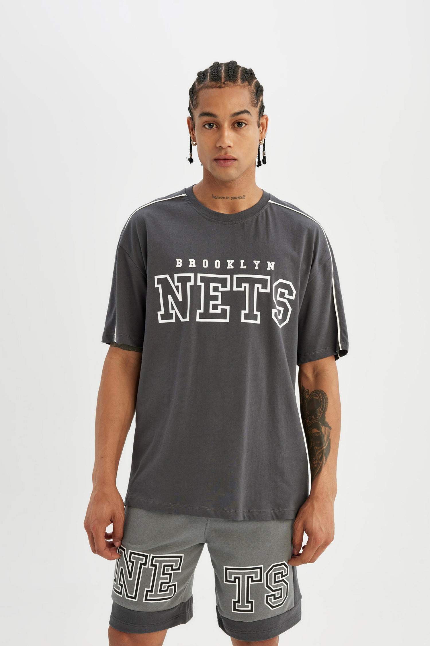 DeFactoFit NBA Brooklyn Nets Standard Fit Crop Shorts