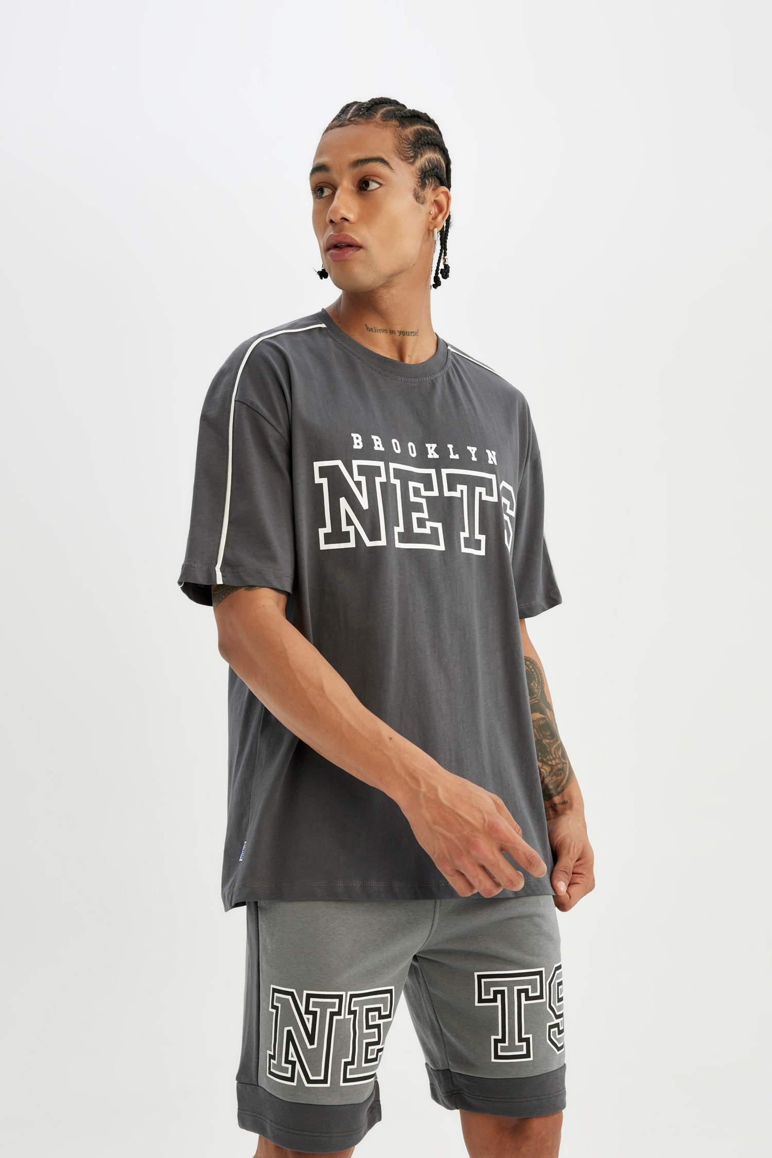 DeFactoFit NBA Brooklyn Nets Standard Fit Crop Shorts