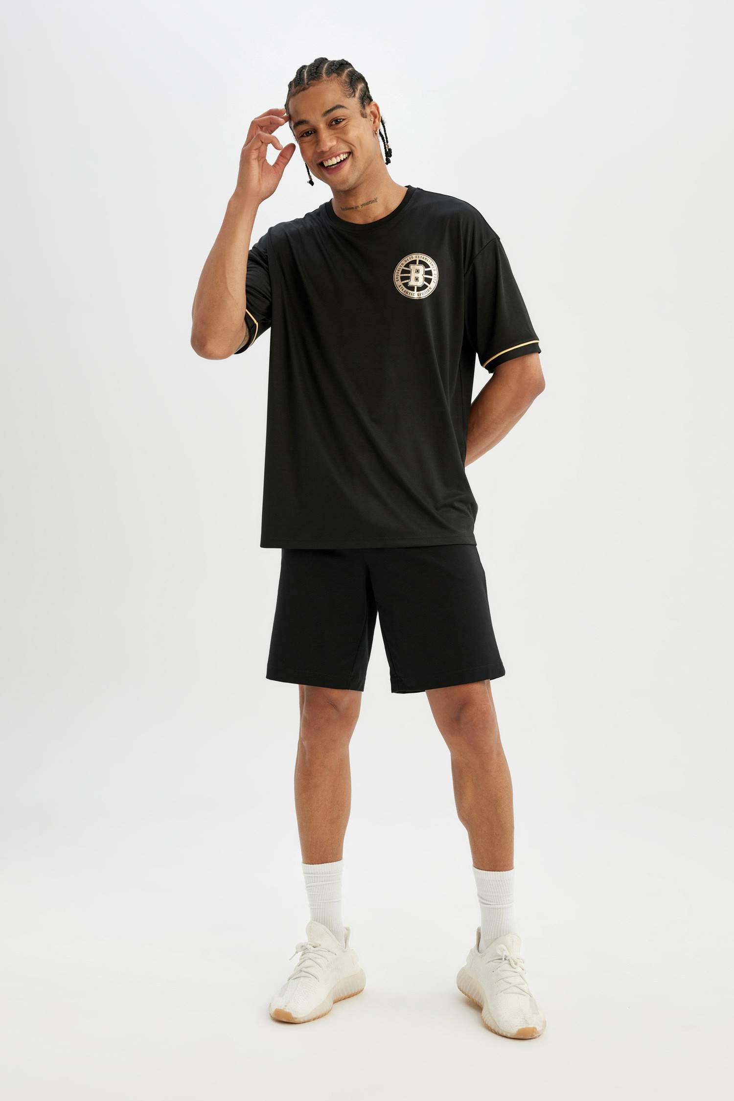 تي شيرت أوفر سايز برقبة مستديرة من NBA Brooklyn Nets