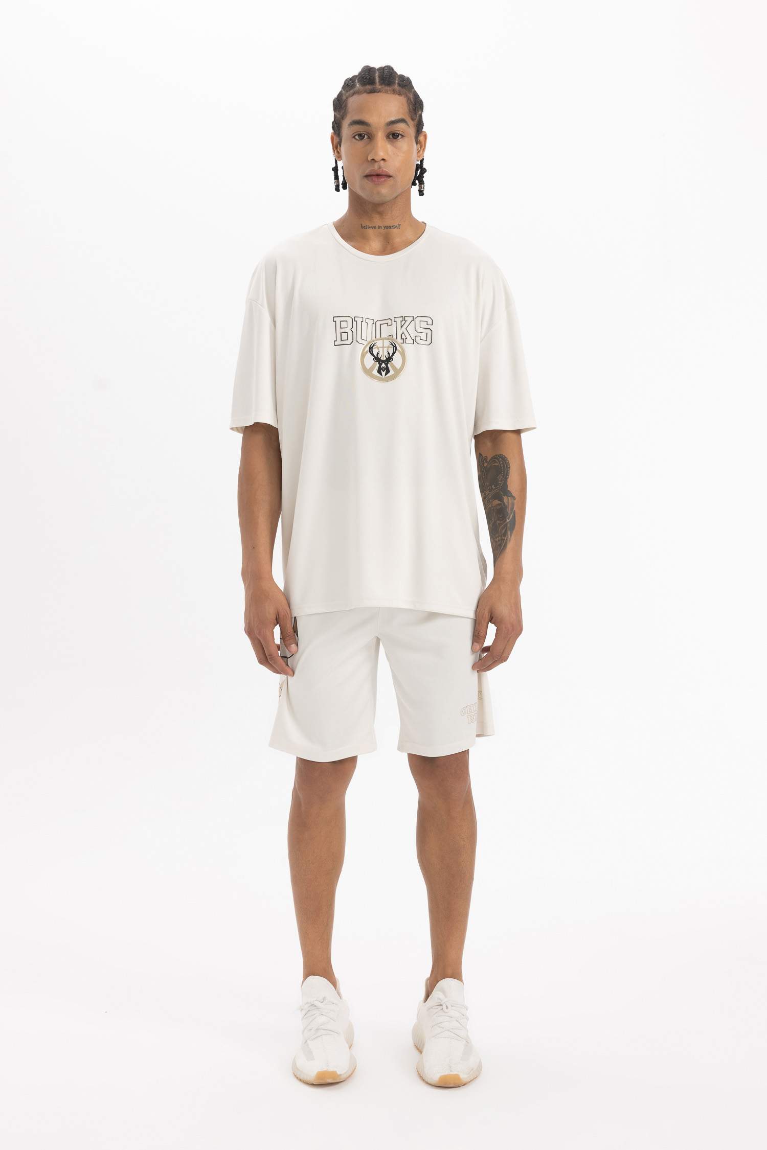 تي شيرت اوفر سايز برقبة مستديرة من ميلووكي باكس