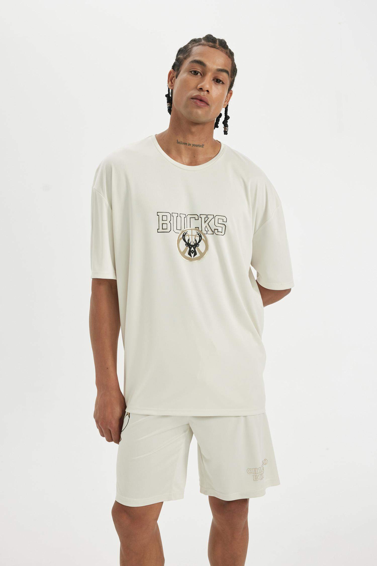 تي شيرت اوفر سايز برقبة مستديرة من ميلووكي باكس