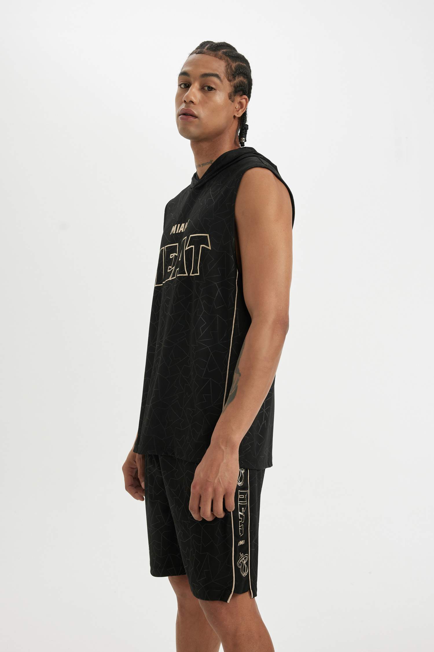 DeFactoFit NBA Miami Heat Standard Fit Hooded Heavy Fabric Tank Top