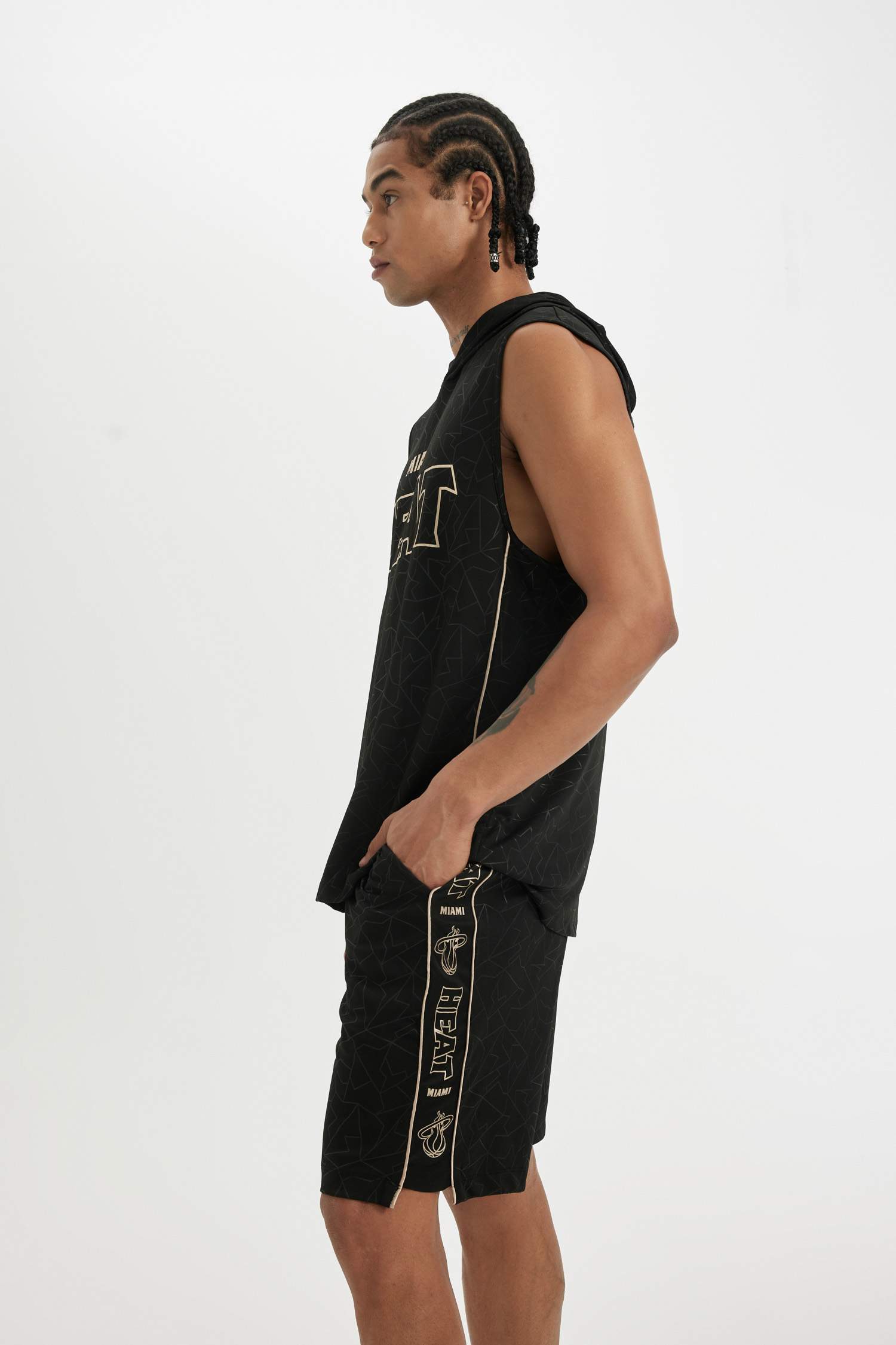 DeFactoFit NBA Miami Heat Standard Fit Hooded Heavy Fabric Tank Top