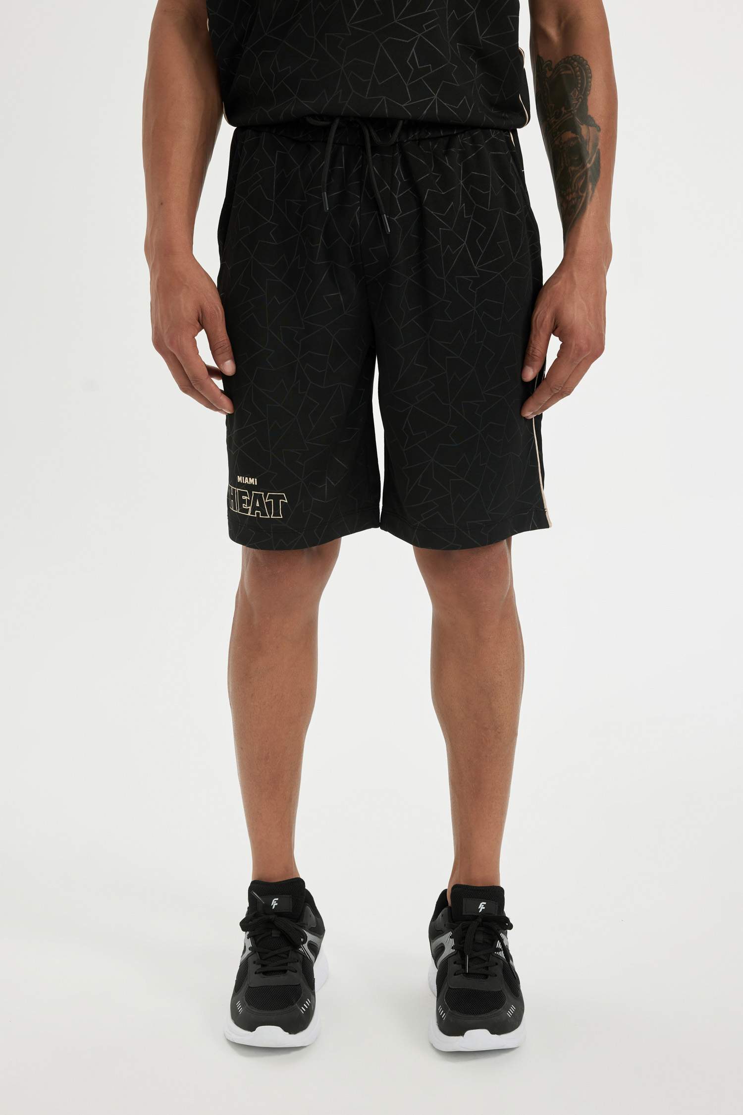 DeFactoFit NBA Miami Heat Standard Fit Heavy Fabric Shorts