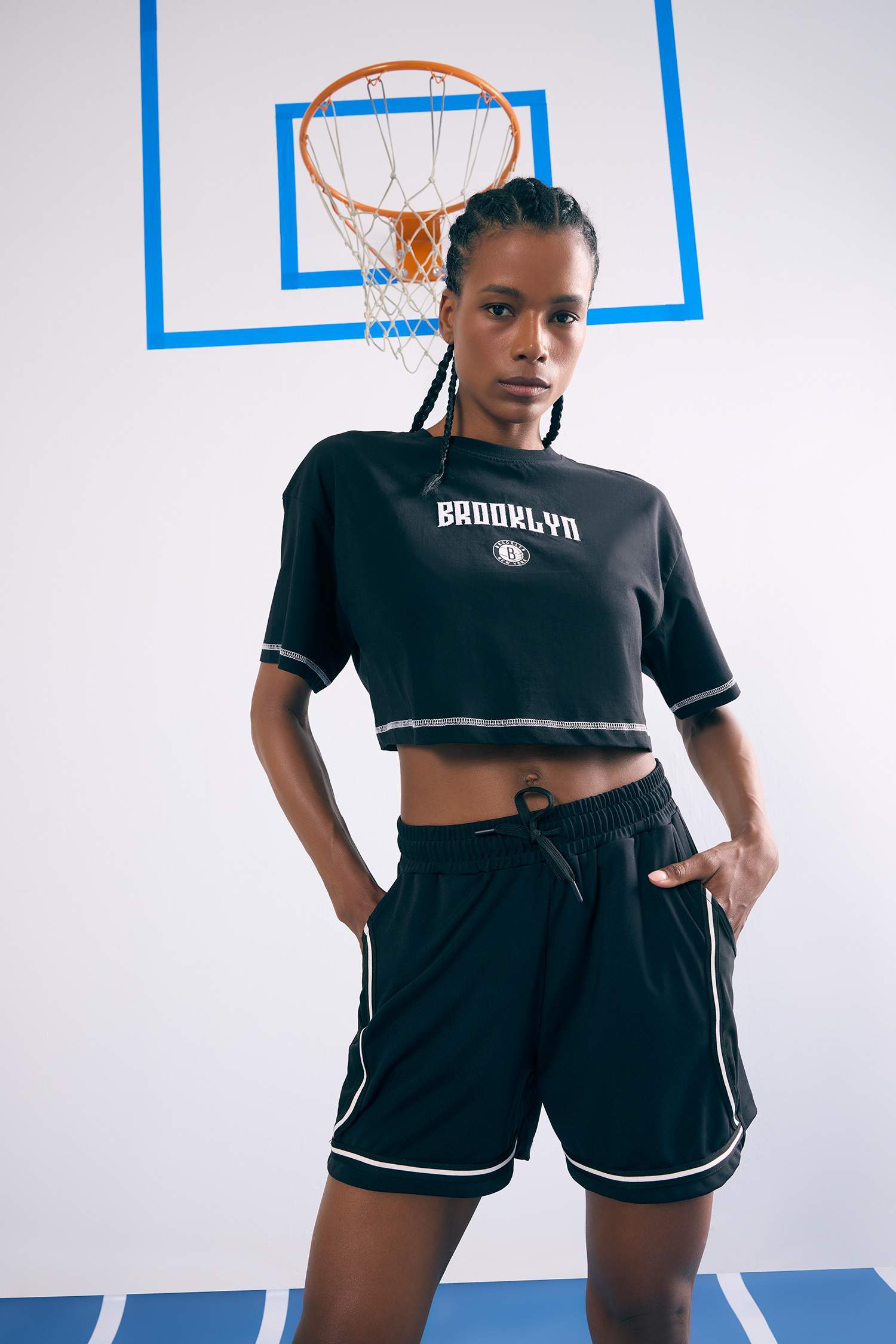 DeFactoFit NBA Brooklyn Nets Crop Bisiklet Yaka Kısa Kollu Tişört