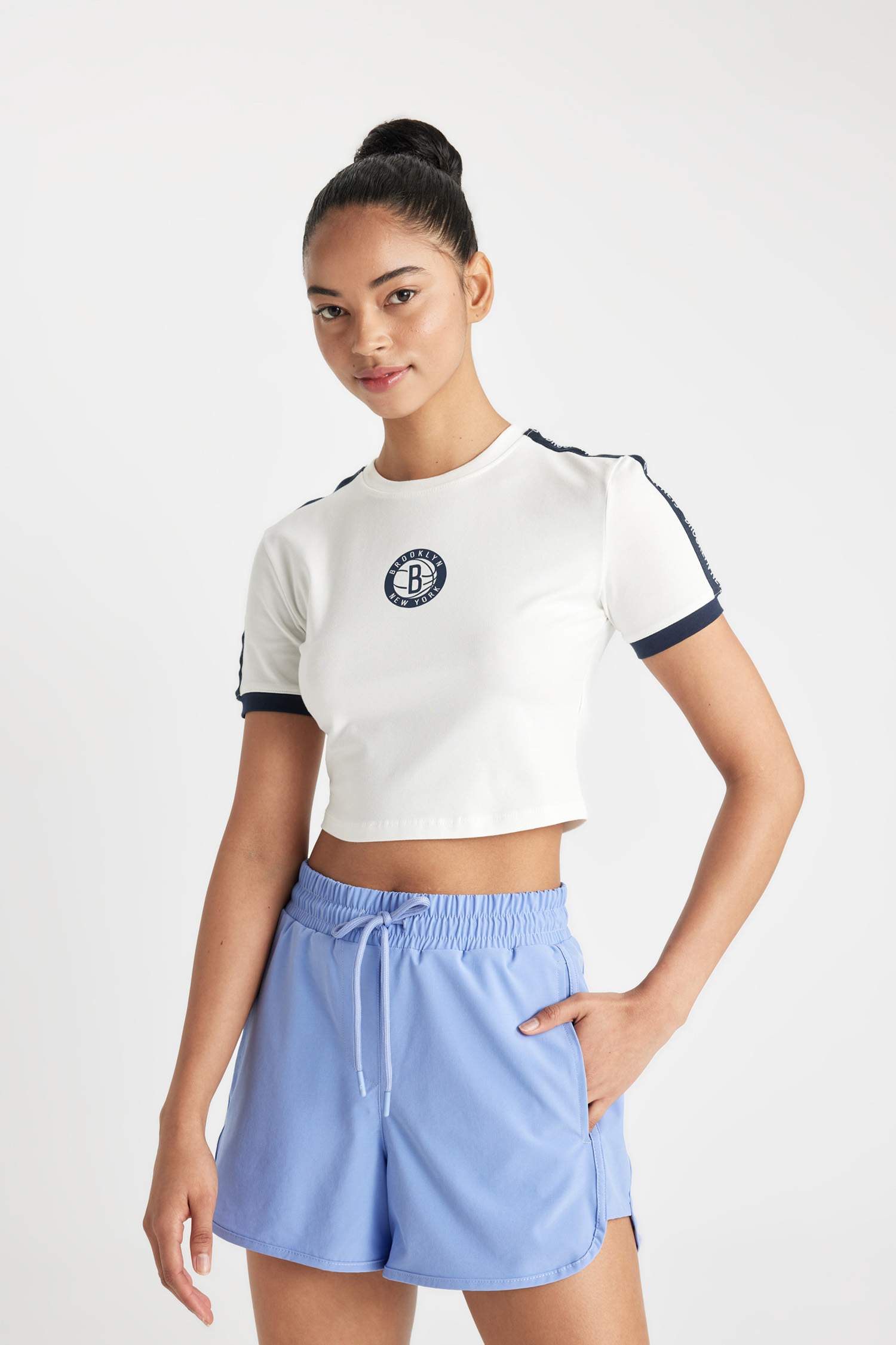 T-Shirt NBA Brooklyn Nets à manches courtes et col rond de DeFactoFit