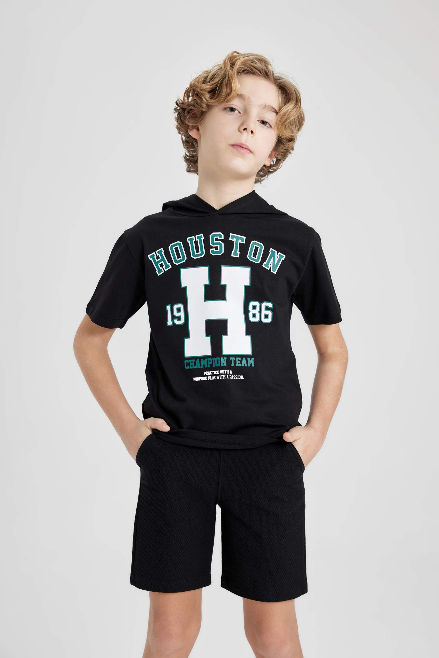 Erkek Çocuk 2'li Takım Baskılı Kapüşonlu Kısa Kollu Tişört Şort