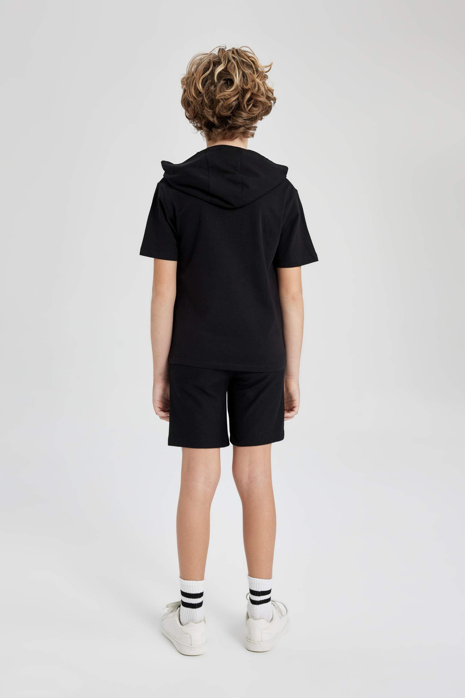 Erkek Çocuk 2'li Takım Baskılı Kapüşonlu Kısa Kollu Tişört Şort