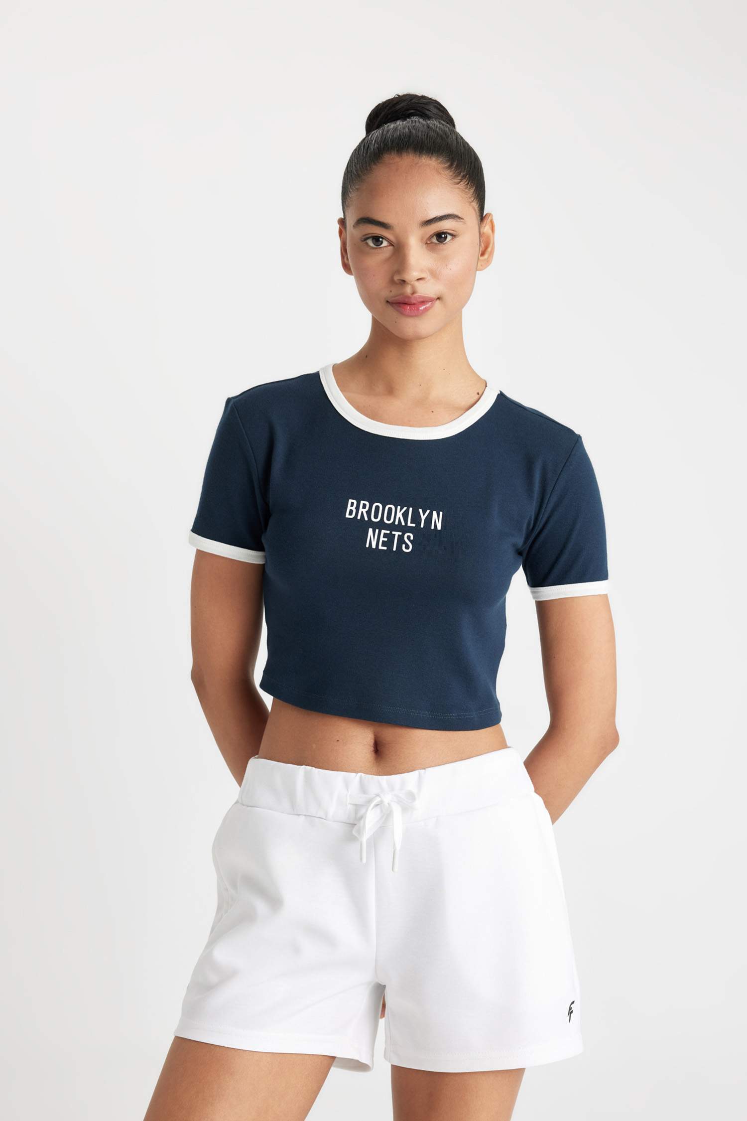 DeFactoFit NBA Brooklyn Nets Crop T-Shirt