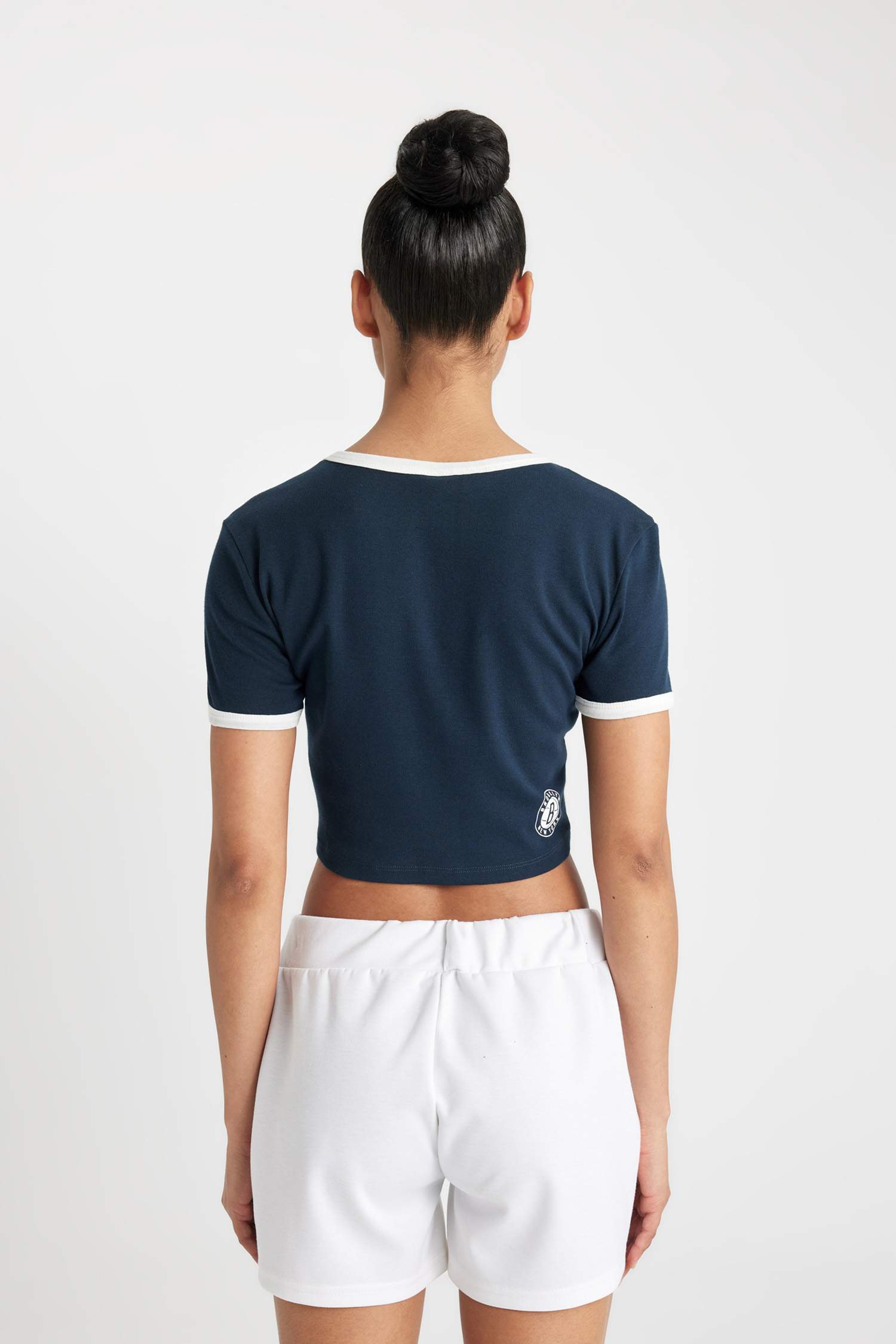 DeFactoFit NBA Brooklyn Nets Crop T-Shirt