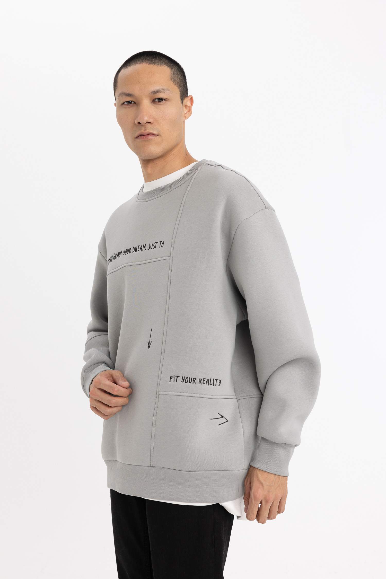 سويت شيرت مطبوع اوفر سايز برقبة مستديرة