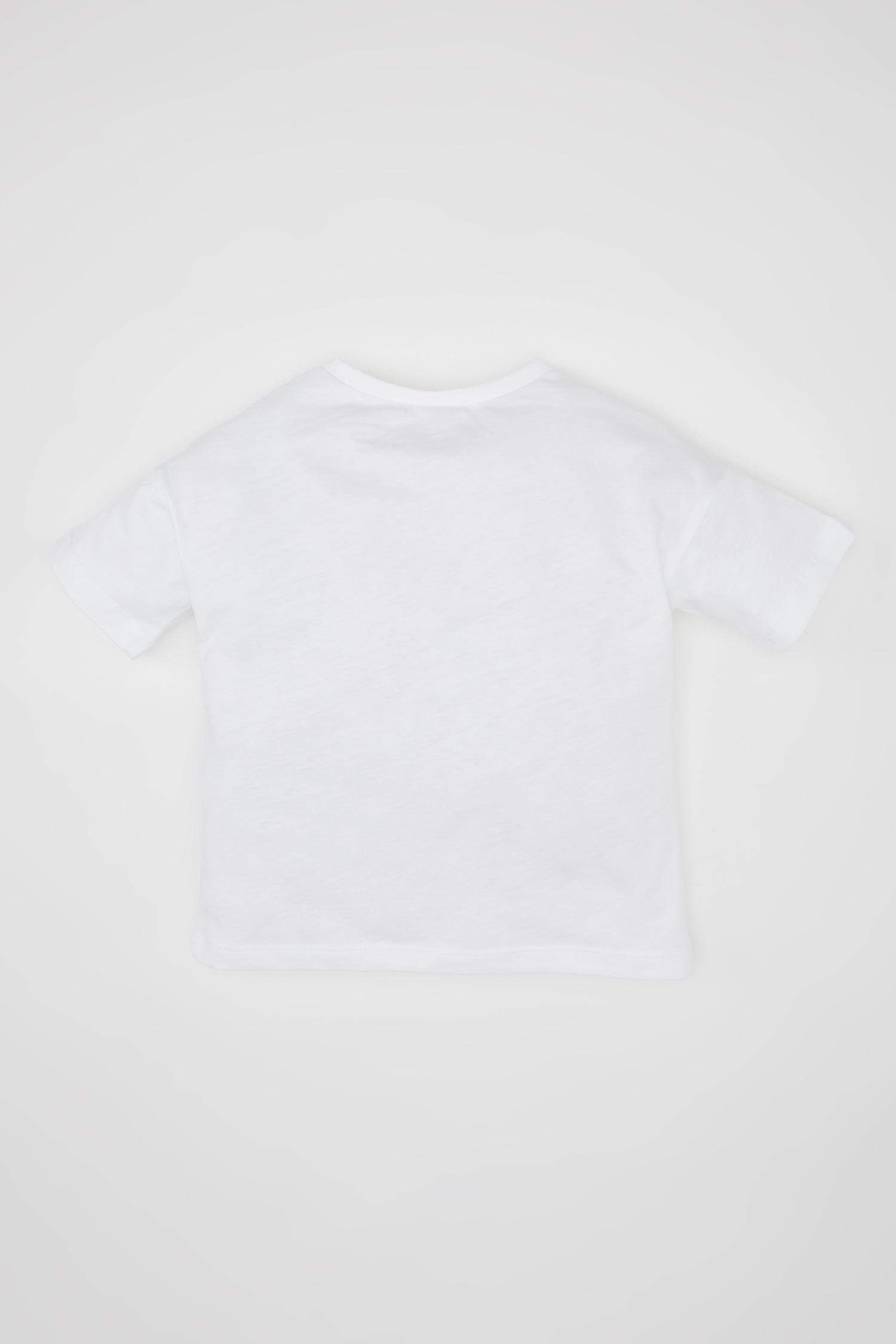 تيشيرت نص كم مطبوع قصة عادية