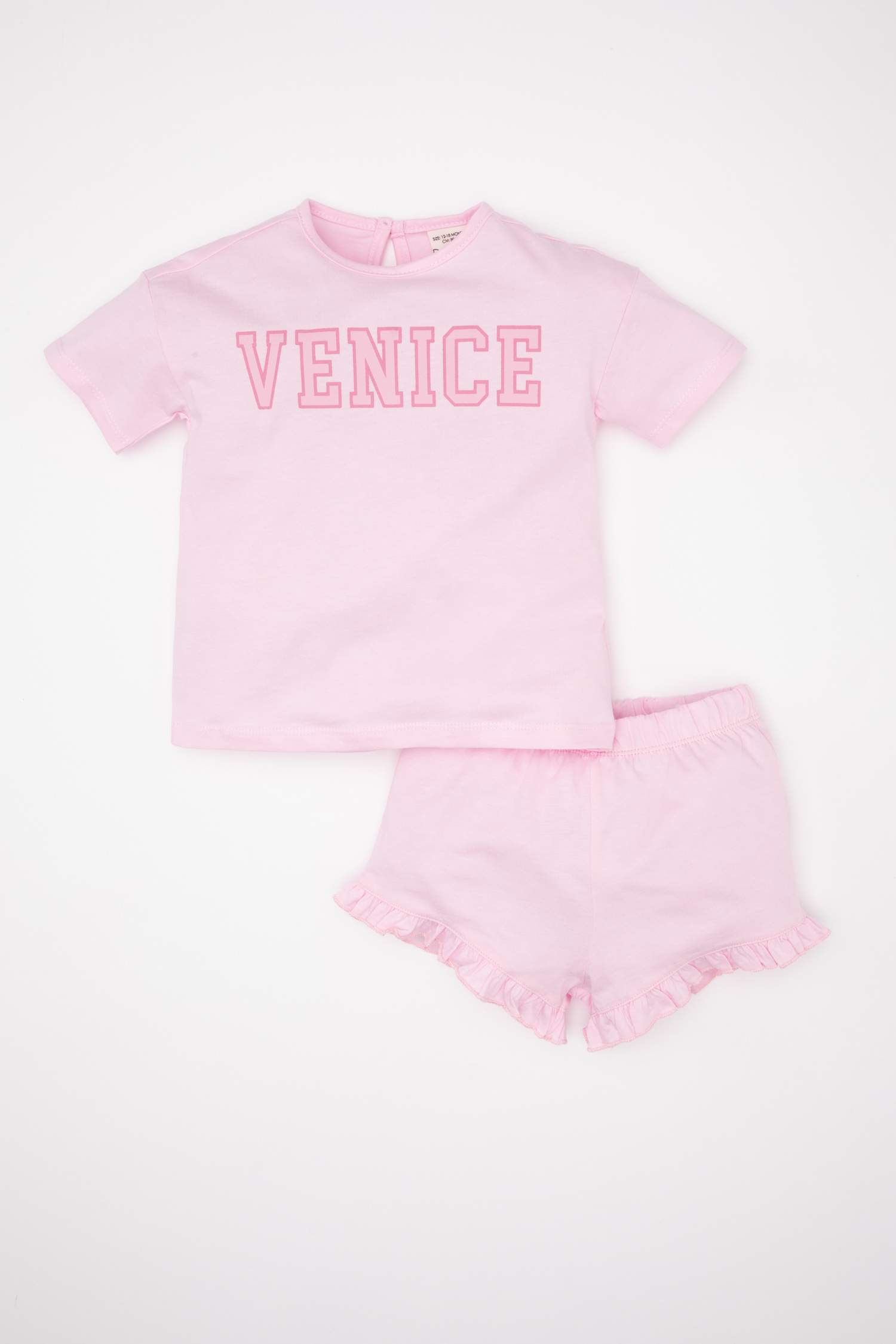 سيت بناتي شورت وتيشيرت بطبعة شعار - قطعتين