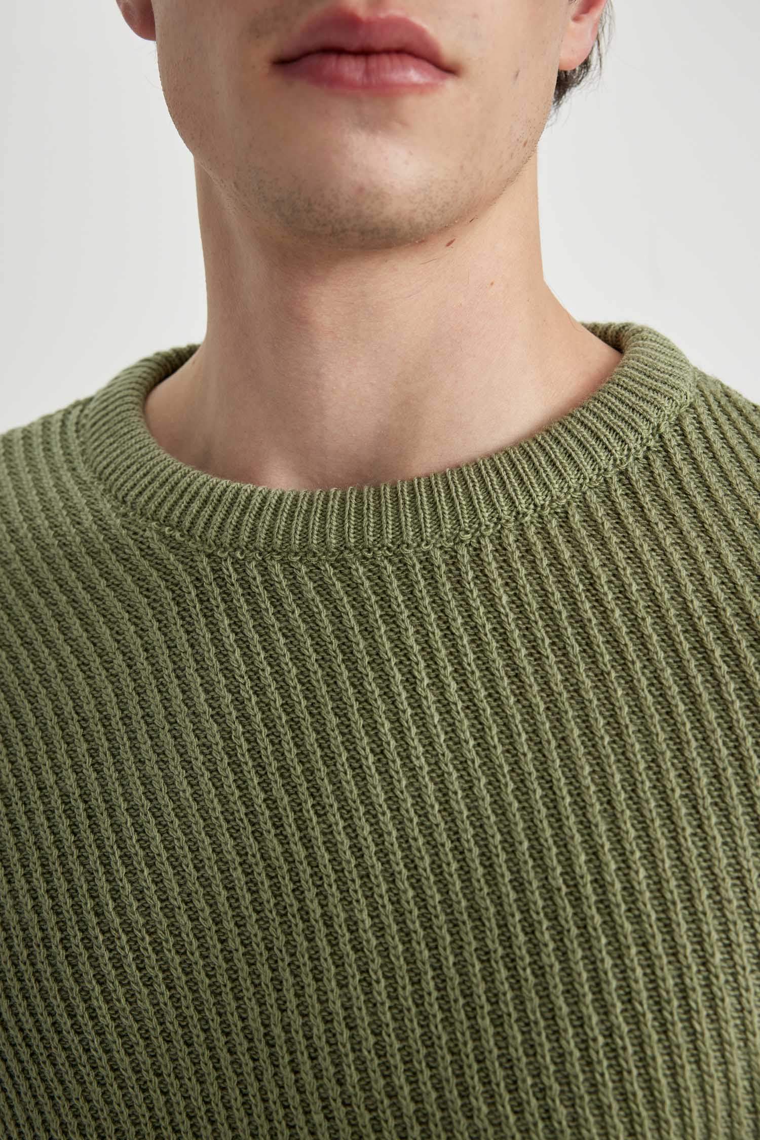 Standart Fit Normal Kesim Bisiklet Yaka Triko Kazak