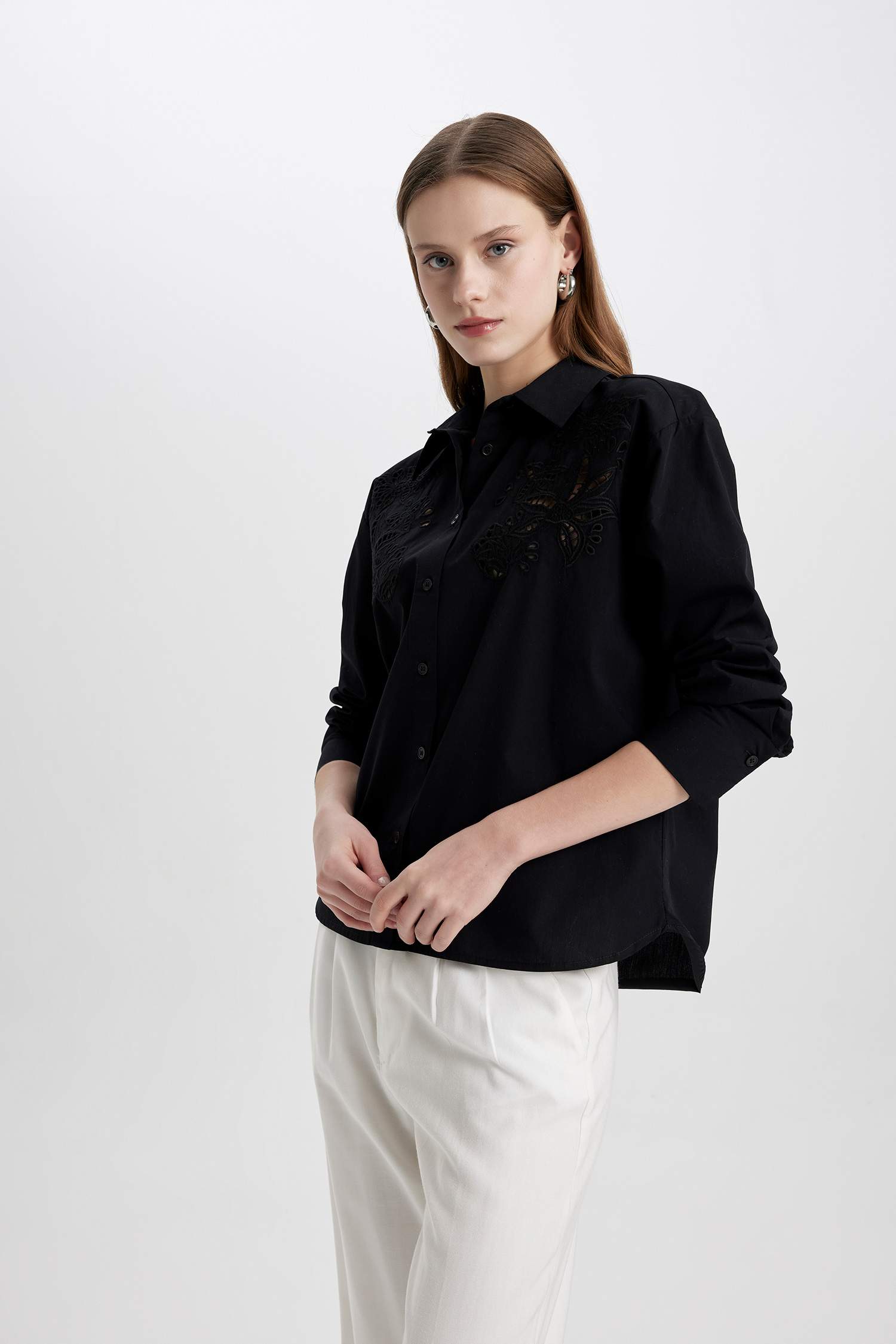 Oversize Geniş Kalıp Delikli Poplin Uzun Kollu Siyah Gömlek