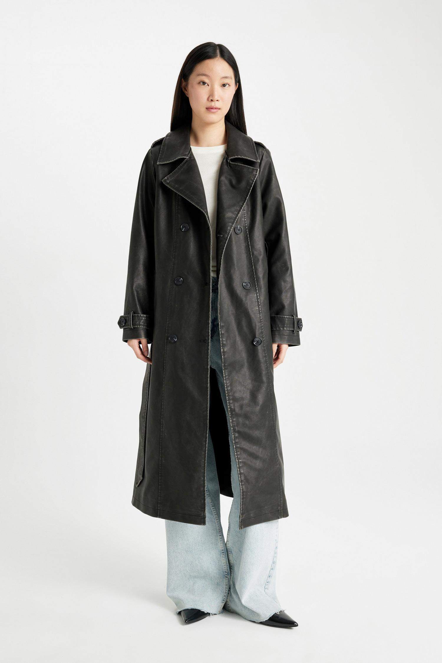 Su Geçirmez Regular Kalıp Kemerli Cepli Eskitme Suni Deri Uzun Trençkot