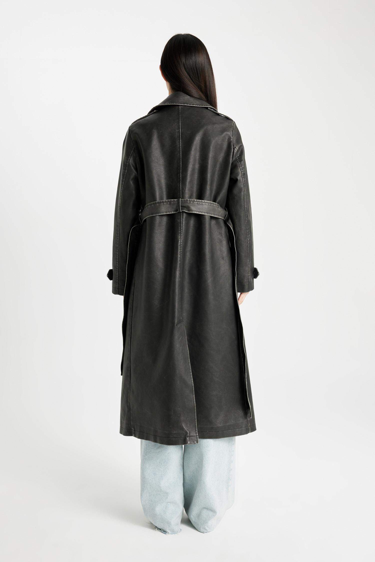 Su Geçirmez Regular Kalıp Kemerli Cepli Eskitme Suni Deri Uzun Trençkot