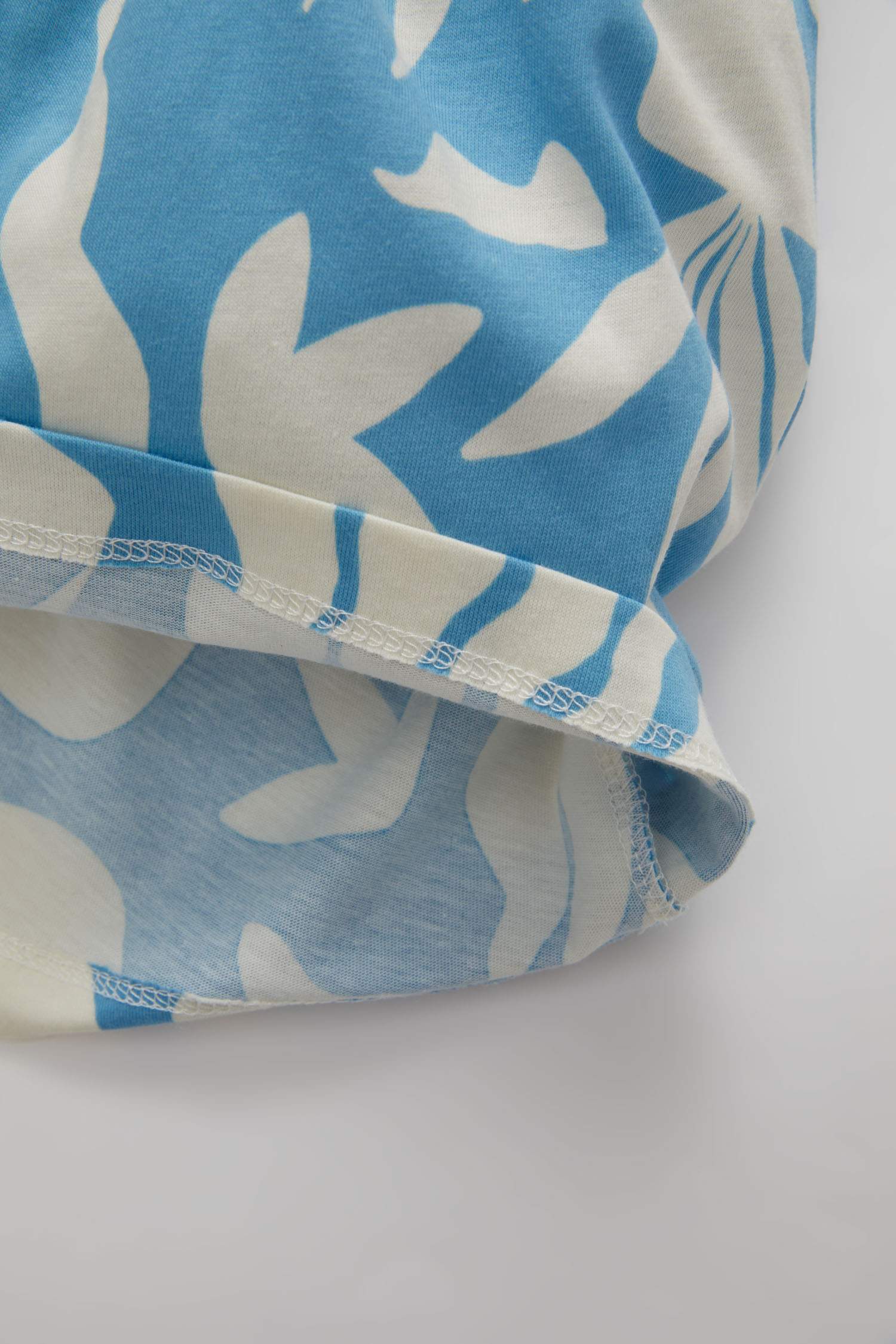 Kız Bebek Desenli Kolsuz Elbise