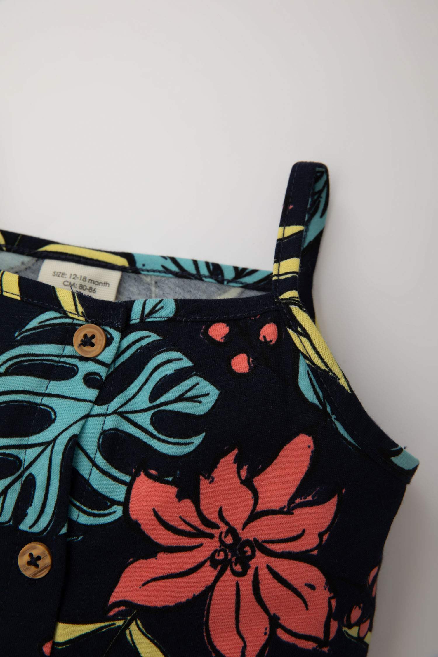 جمبسوت بناتي قصير بحمالات