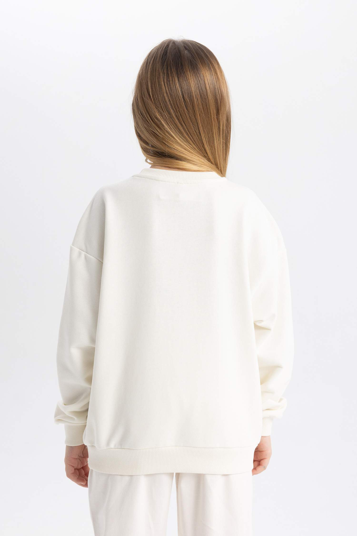 سويت شيرت بناتي اوفر سايز بياقة مستديرة