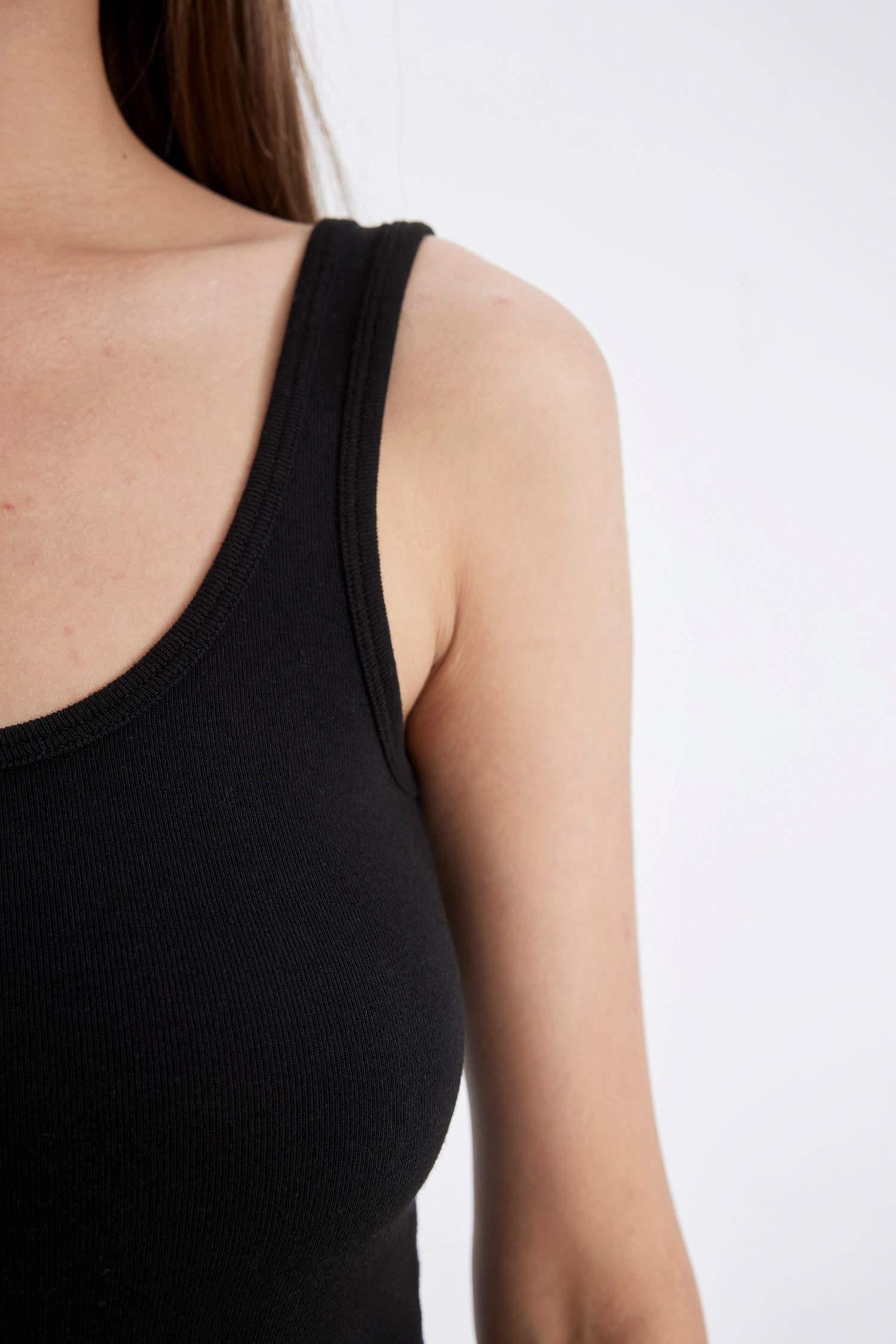 Siyah Slim Fit Dar Kesim U Yaka Ribana Basic Düz Atlet