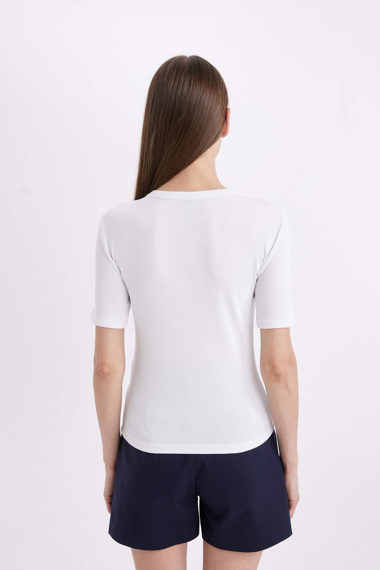 Beyaz Slim Fit Dar Kesim Bisiklet Yaka Fitilli Kaşkorse Basic Düz Kısa Kollu Tişört