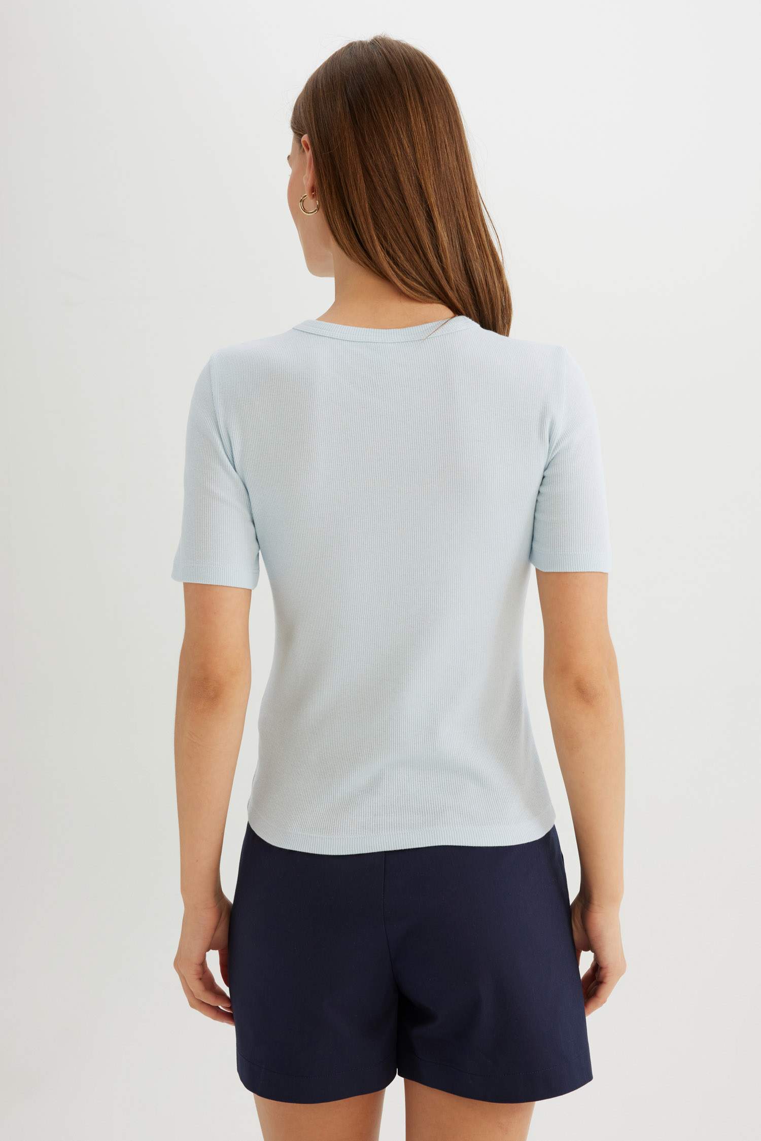 T-shirt basique col rond à manches courtes