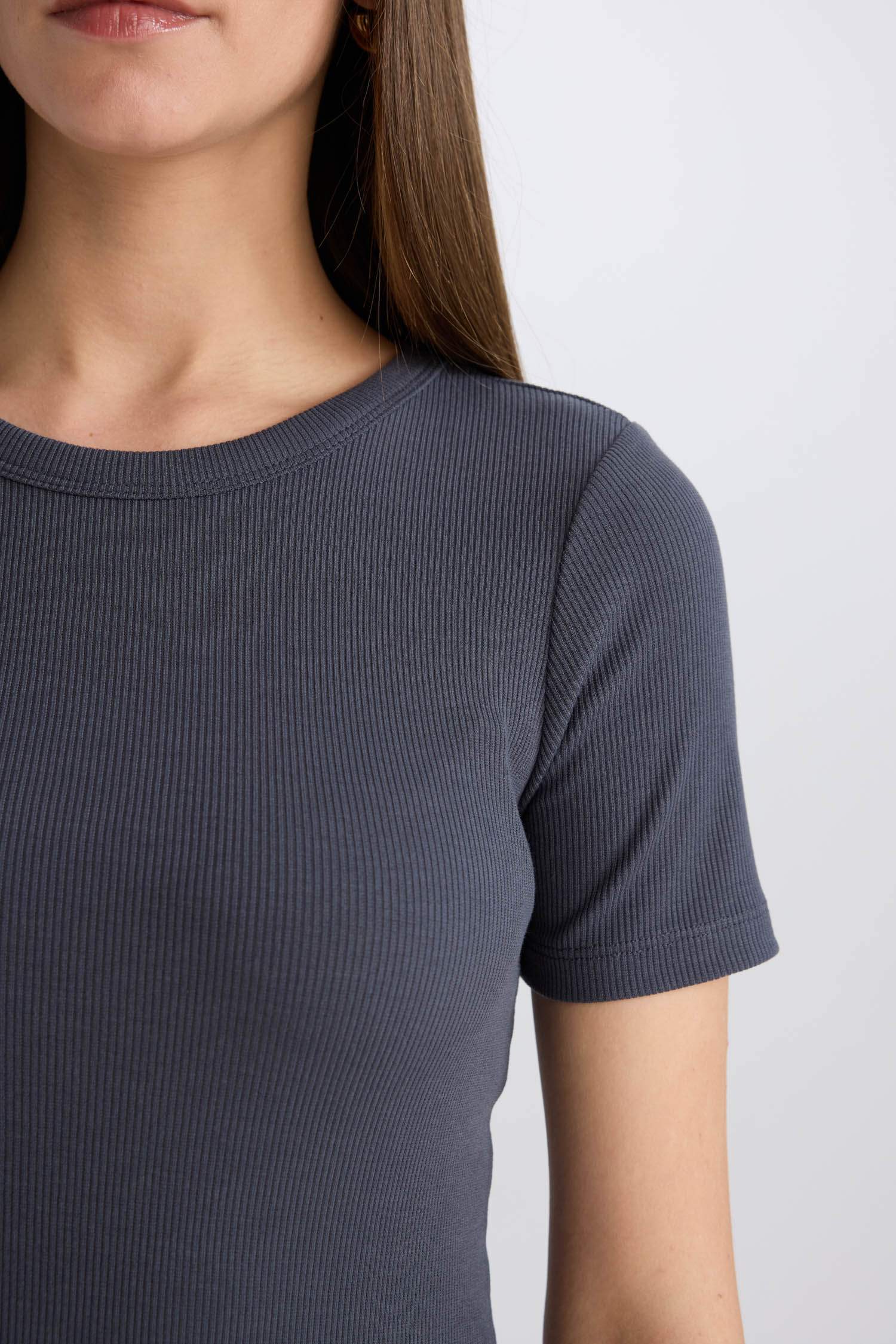 Slim Fit Dar Kesim Bisiklet Yaka Fitilli Kaşkorse Basic Düz Kısa Kollu Tişört