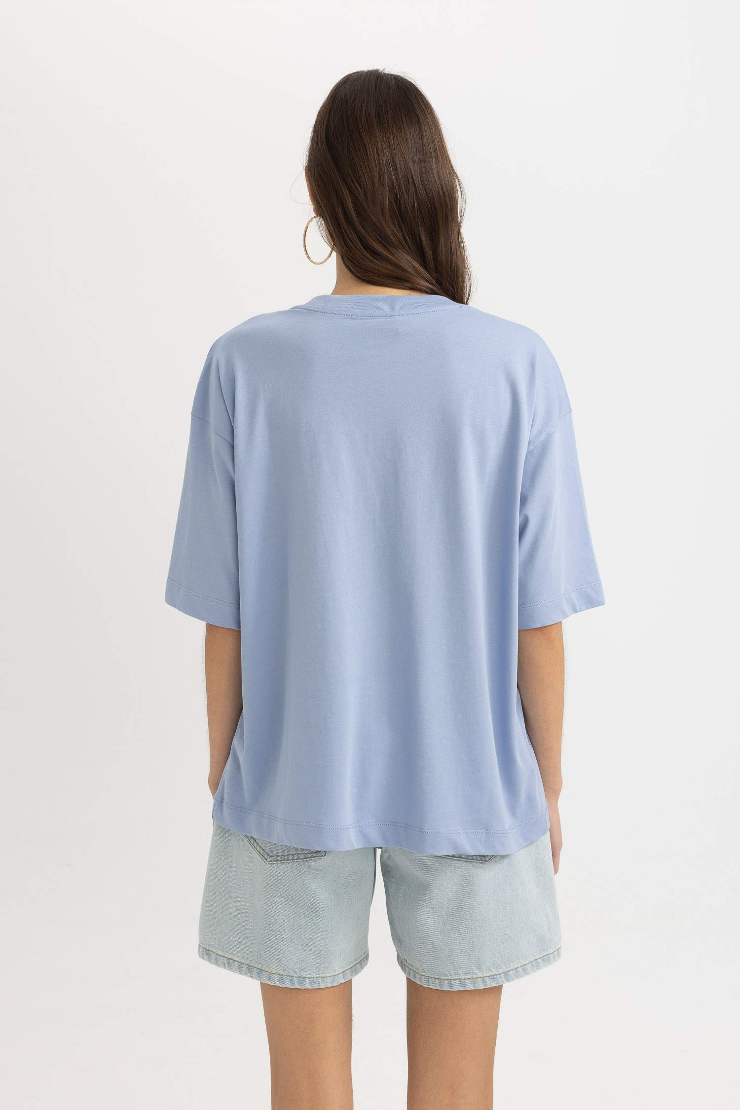 تيشيرت نص كم سامبل واسع برقبة مستديرة