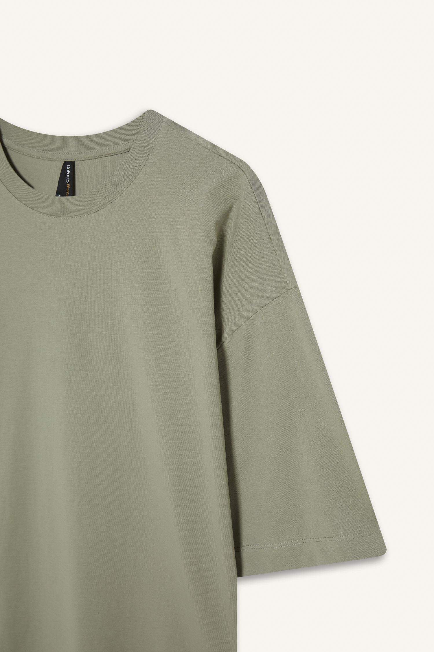 Oversize Geniş Kalıp Bisiklet Yaka Basic Düz Penye Kısa Kollu Tişört